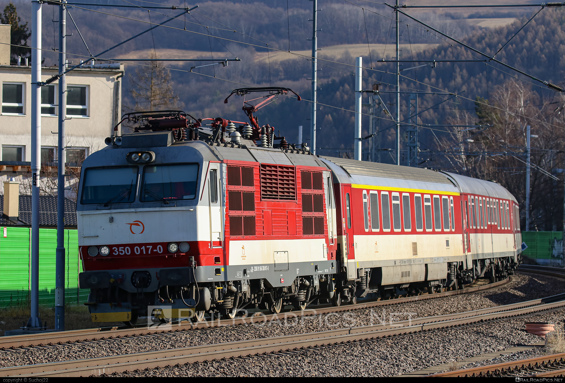 Škoda 55E - 350 017-0 operated by Železničná Spoločnost' Slovensko, a.s. #ZeleznicnaSpolocnostSlovensko #gorila #locomotive350 #skoda #skoda55e #zssk