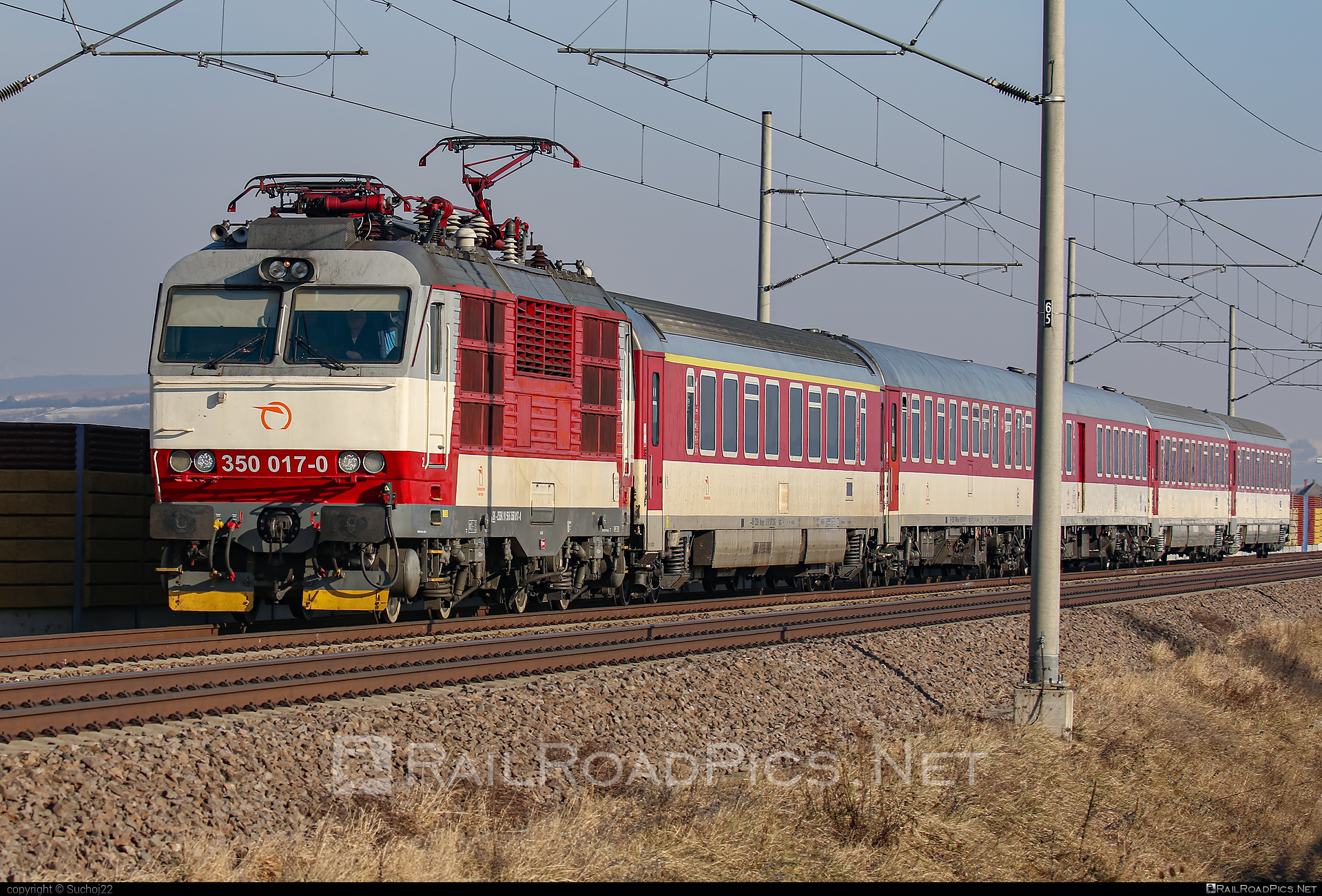 Škoda 55E - 350 017-0 operated by Železničná Spoločnost' Slovensko, a.s. #ZeleznicnaSpolocnostSlovensko #gorila #locomotive350 #skoda #skoda55e #zssk