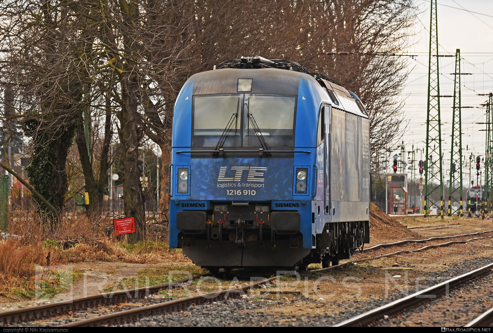 Siemens ES 64 U4 - 1216 910 operated by LTE Logistik und Transport GmbH #es64 #es64u4 #eurosprinter #lte #ltelogistikundtransport #ltelogistikundtransportgmbh #siemens #siemensEs64 #siemensEs64u4 #siemenstaurus #taurus #tauruslocomotive