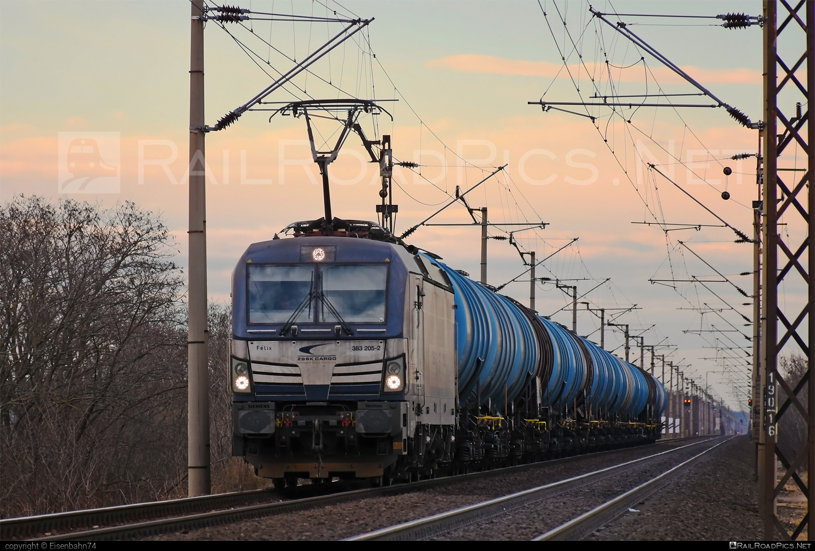 Siemens Vectron MS - 383 205-2 operated by Železničná Spoločnost' Cargo Slovakia a.s. #RollingStockLease #RollingStockLeaseSro #ZeleznicnaSpolocnostCargoSlovakia #kesselwagen #raill #siemens #siemensVectron #siemensVectronMS #tankwagon #vectron #vectronMS #zsskcargo