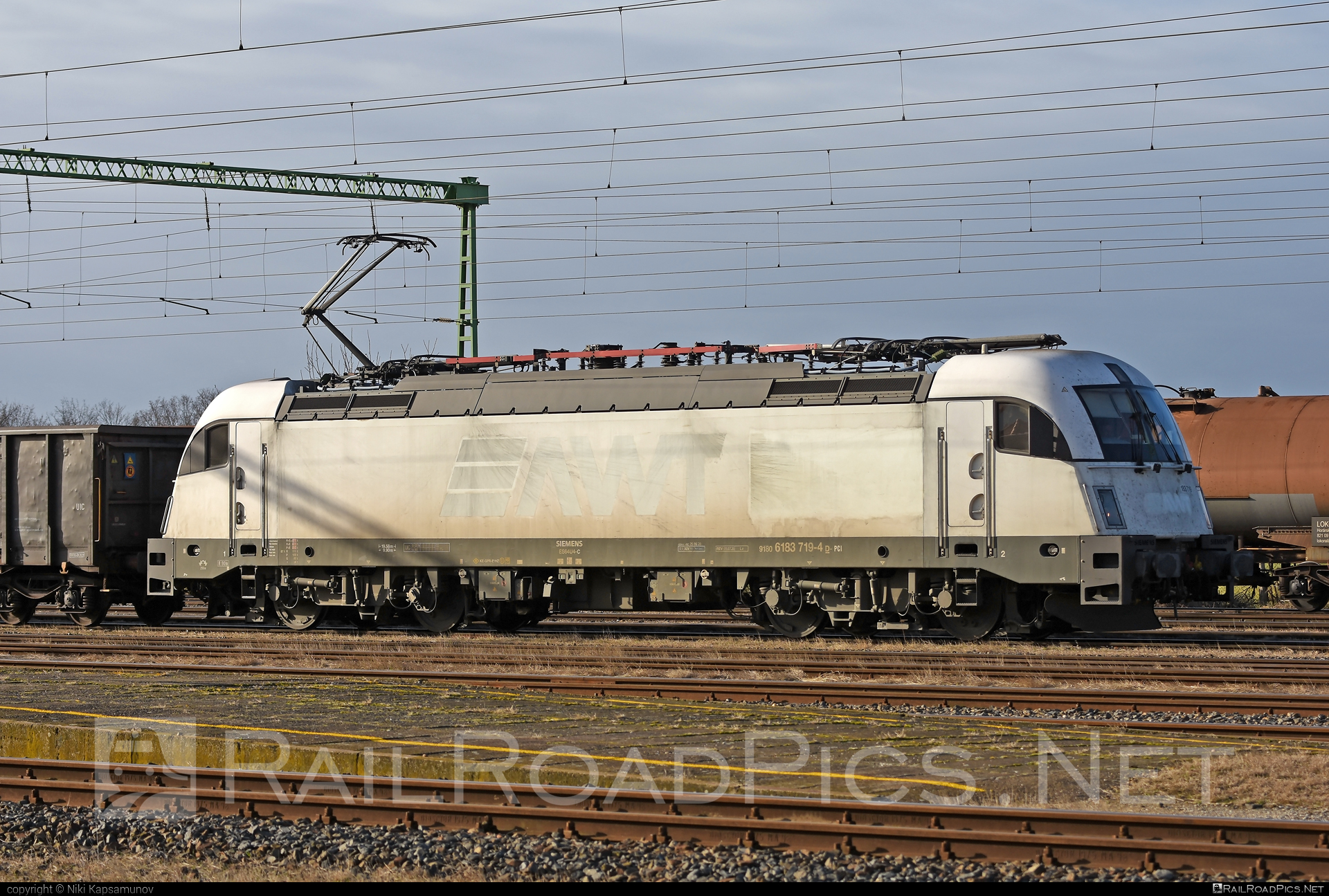 Siemens ES 64 U4 - 183 719 operated by PKP CARGO INTERNATIONAL a.s. #awt #es64 #es64u4 #eurosprinter #pkpcargo #pkpcargointernational #pkpcargointernationalas #siemens #siemensEs64 #siemensEs64u4 #siemenstaurus #taurus #tauruslocomotive