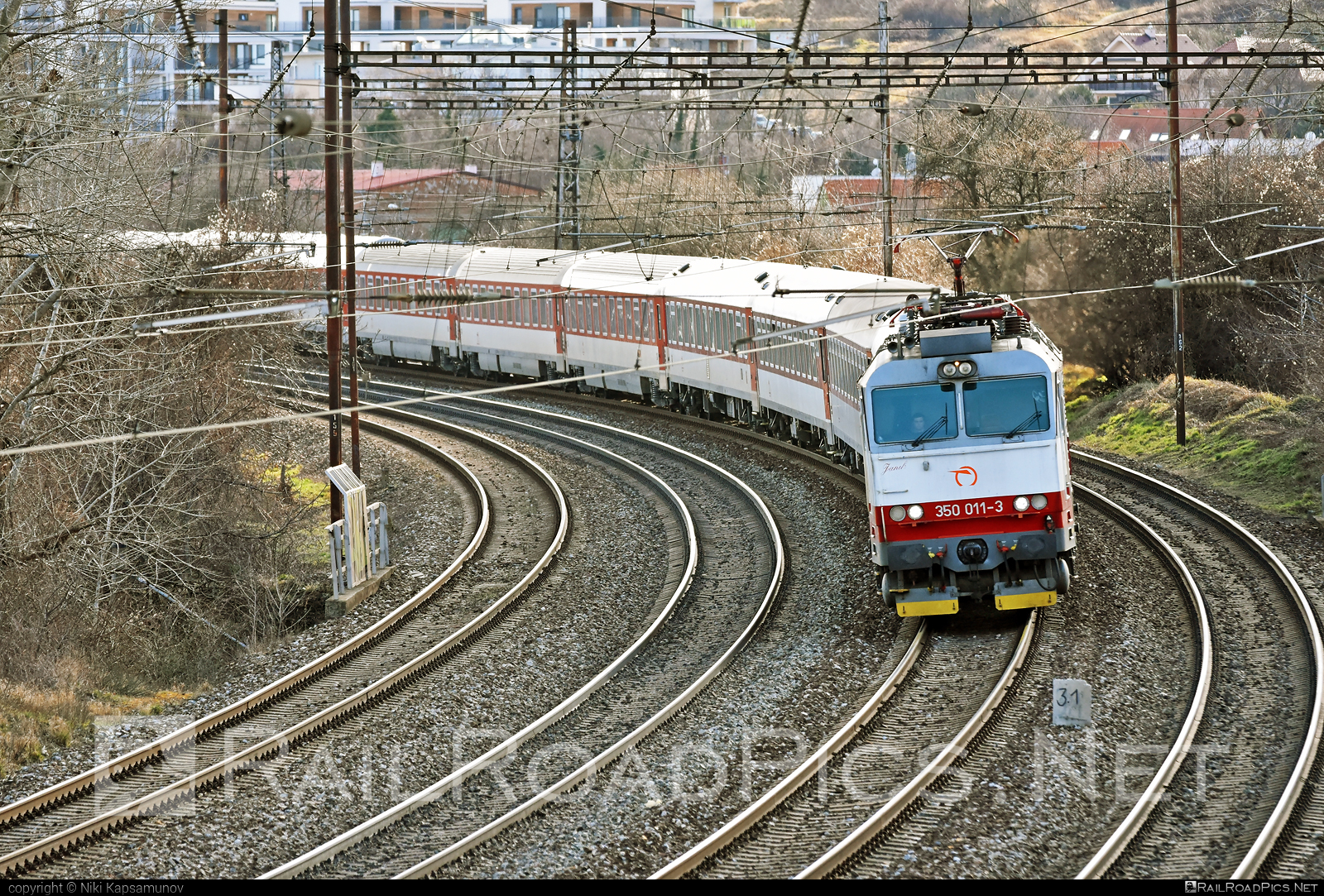 Škoda 55E - 350 011-3 operated by Železničná Spoločnost' Slovensko, a.s. #ZeleznicnaSpolocnostSlovensko #gorila #locomotive350 #skoda #skoda55e #tatran #zssk