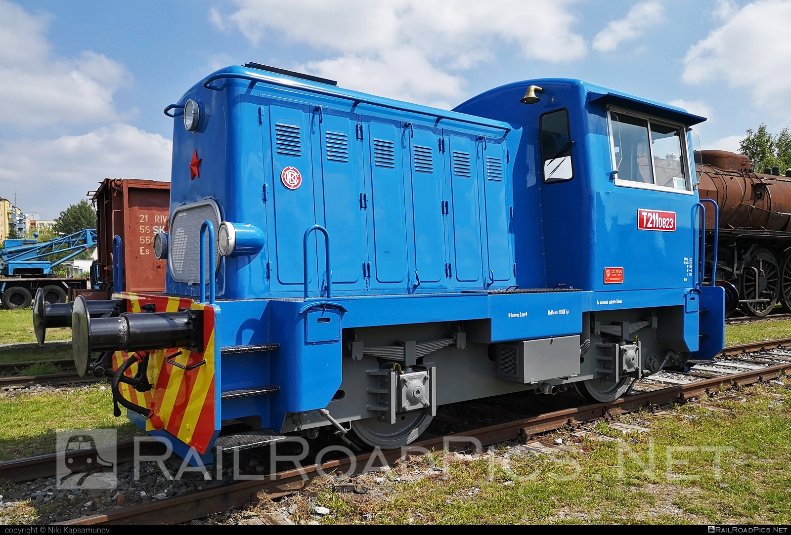 ČKD T 211.0 (700) - T211.0823 operated by Železnice Slovenskej Republiky #ckd #ckd2110 #ckd700 #ckdclass700 #ckdt2110 #locomotive700 #locomotivet211 #prasa #zelezniceslovenskejrepubliky #zsr