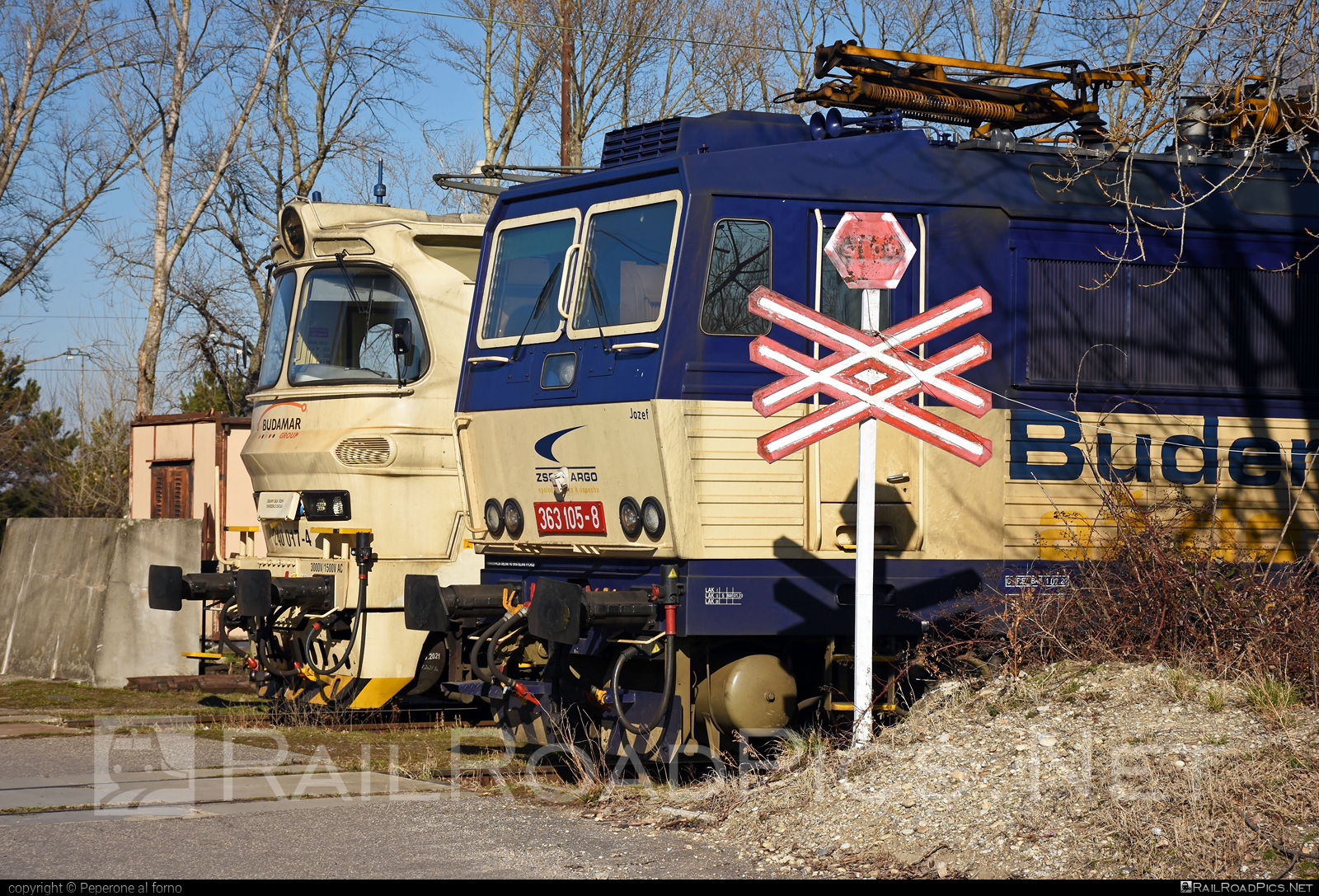 Škoda 69E - 363 105-8 operated by Železničná Spoločnost' Cargo Slovakia a.s. #ZeleznicnaSpolocnostCargoSlovakia #es4991 #eso #locomotive363 #skoda #skoda69e #zsskcargo