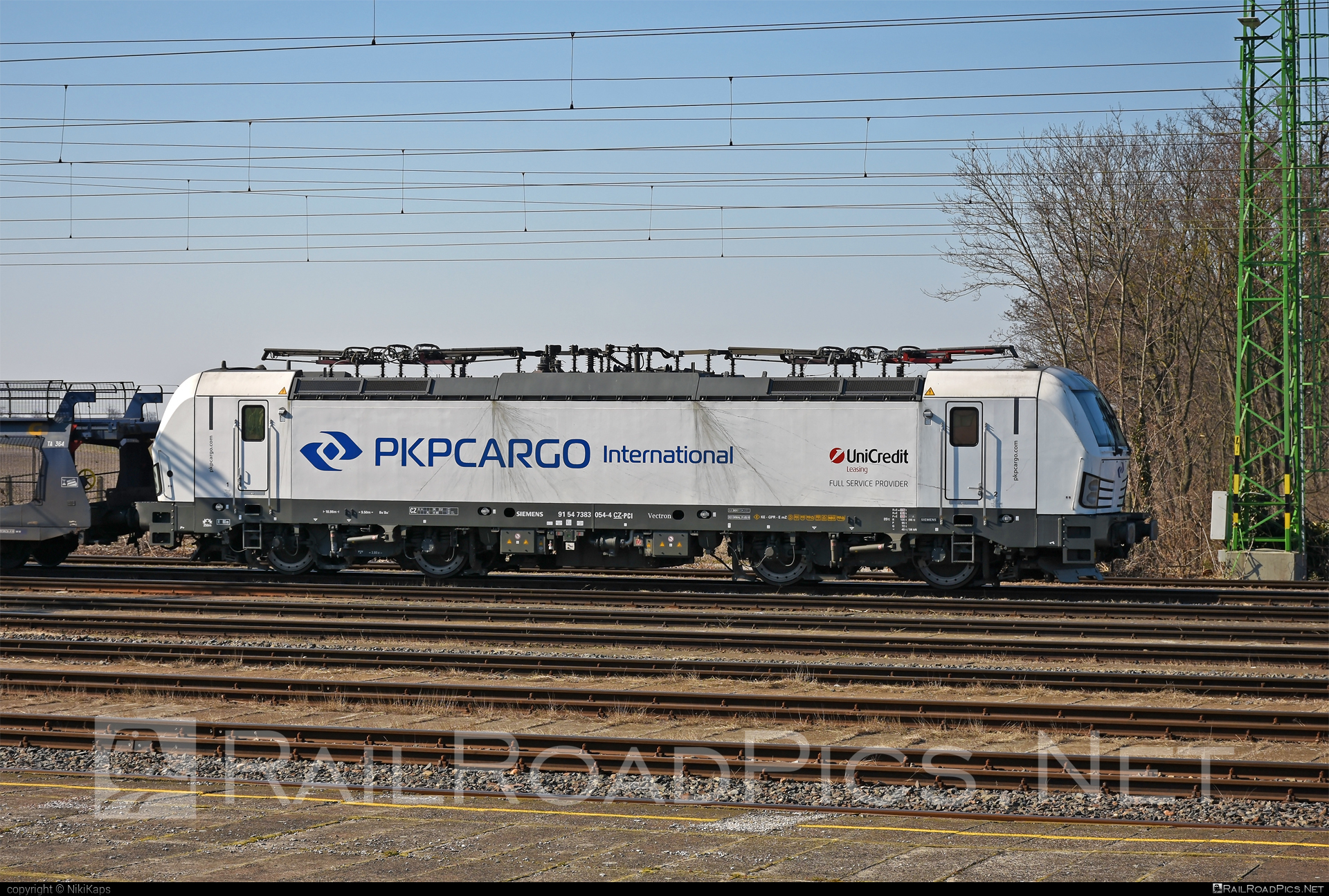 Siemens Vectron MS - 383 054 operated by PKP CARGO INTERNATIONAL a.s. #pkpcargointernational #pkpcargointernationalas #pkpci #siemens #siemensVectron #siemensVectronMS #vectron #vectronMS