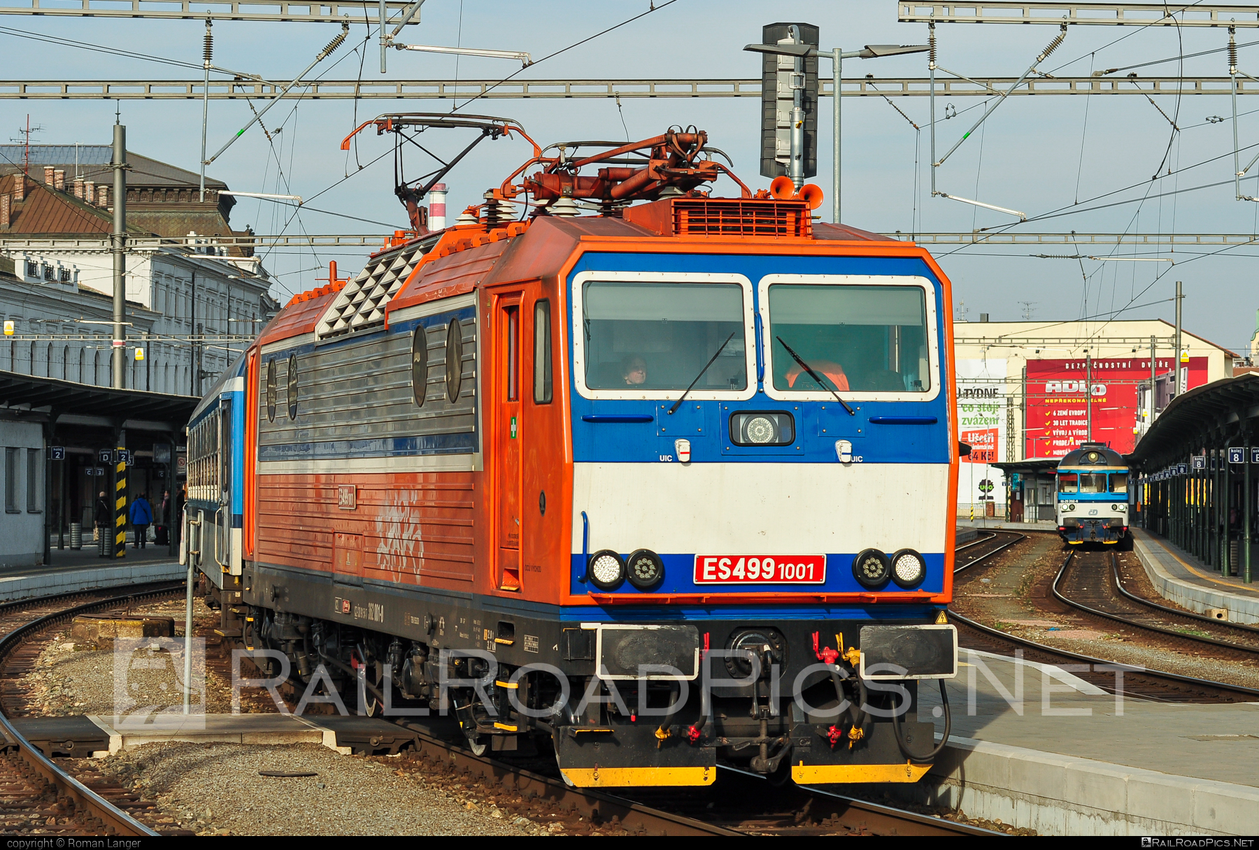 Škoda 69Er - 362 001-0 operated by České dráhy, a.s. #cd #ceskeDrahy #eso #locomotive362 #rychleeso #skoda #skoda69er
