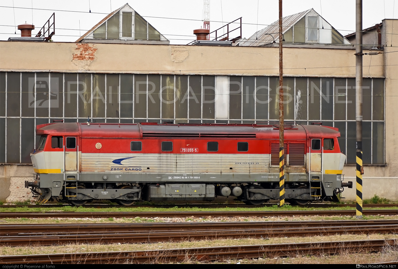 ČKD T 478.1 (751) - 751 055-5 operated by Železničná Spoločnost' Cargo Slovakia a.s. #ZeleznicnaSpolocnostCargoSlovakia #bardotka #ckd #ckd4781 #ckd751 #ckdt4781 #zamracena #zsskcargo