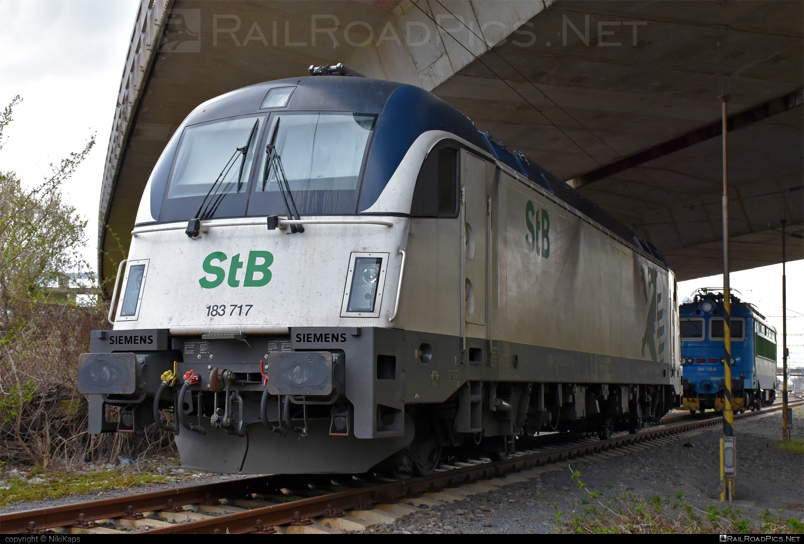 Siemens ES 64 U4 - 183 717 operated by Steiermarkbahn Transport & Logistik GmbH #es64 #es64u4 #eurosprinter #siemens #siemensEs64 #siemensEs64u4 #siemenstaurus #stb #steiermarkbahn #taurus #tauruslocomotive