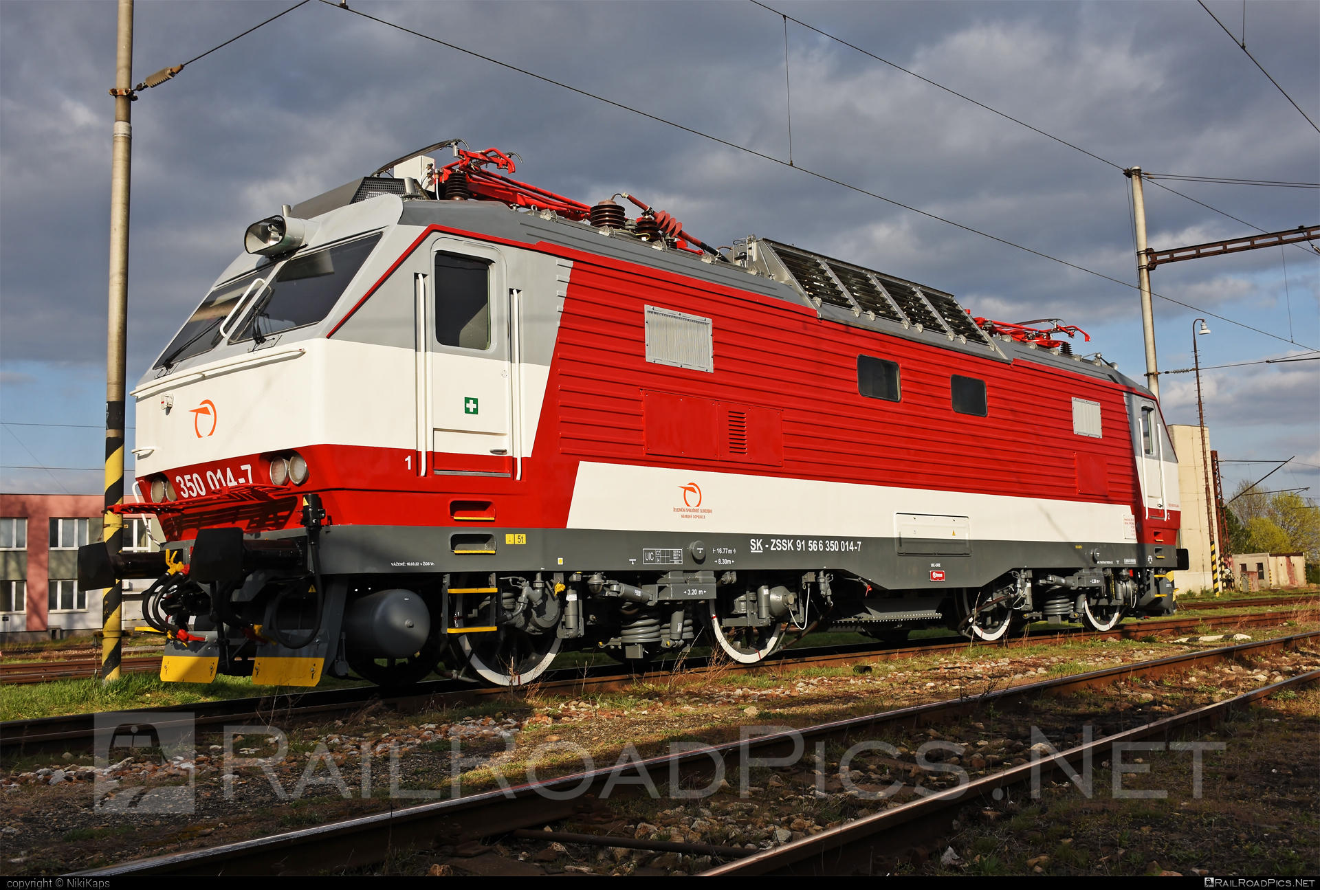 Škoda 55E - 350 014-7 operated by Železničná Spoločnost' Slovensko, a.s. #ZeleznicnaSpolocnostSlovensko #gorila #locomotive350 #skoda #skoda55e #zssk
