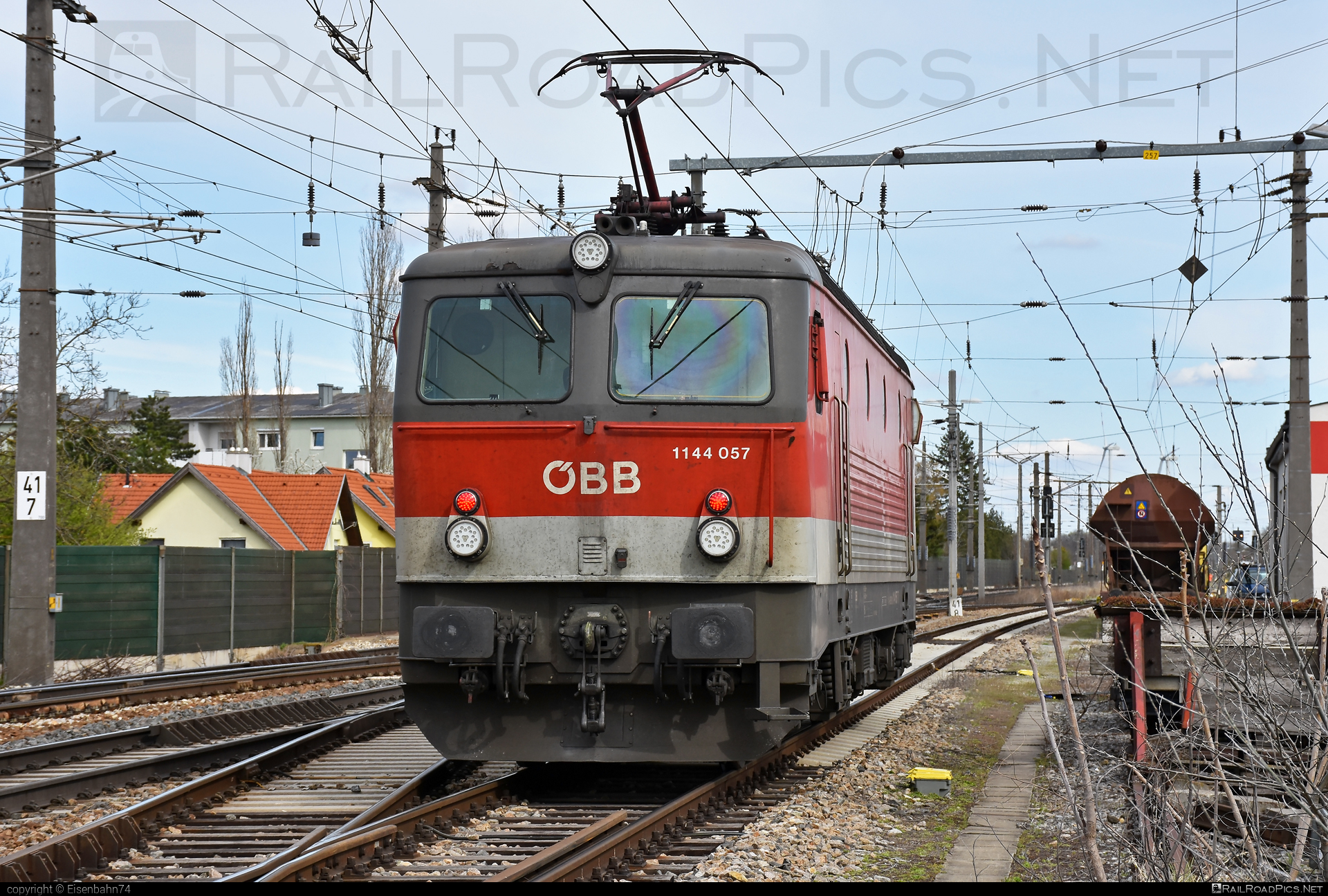 SGP 1144 - 1144 057 operated by Rail Cargo Austria AG #obb #obb1144 #obbClass1144 #osterreichischebundesbahnen #rcw #sgp #sgp1144 #simmeringgrazpauker
