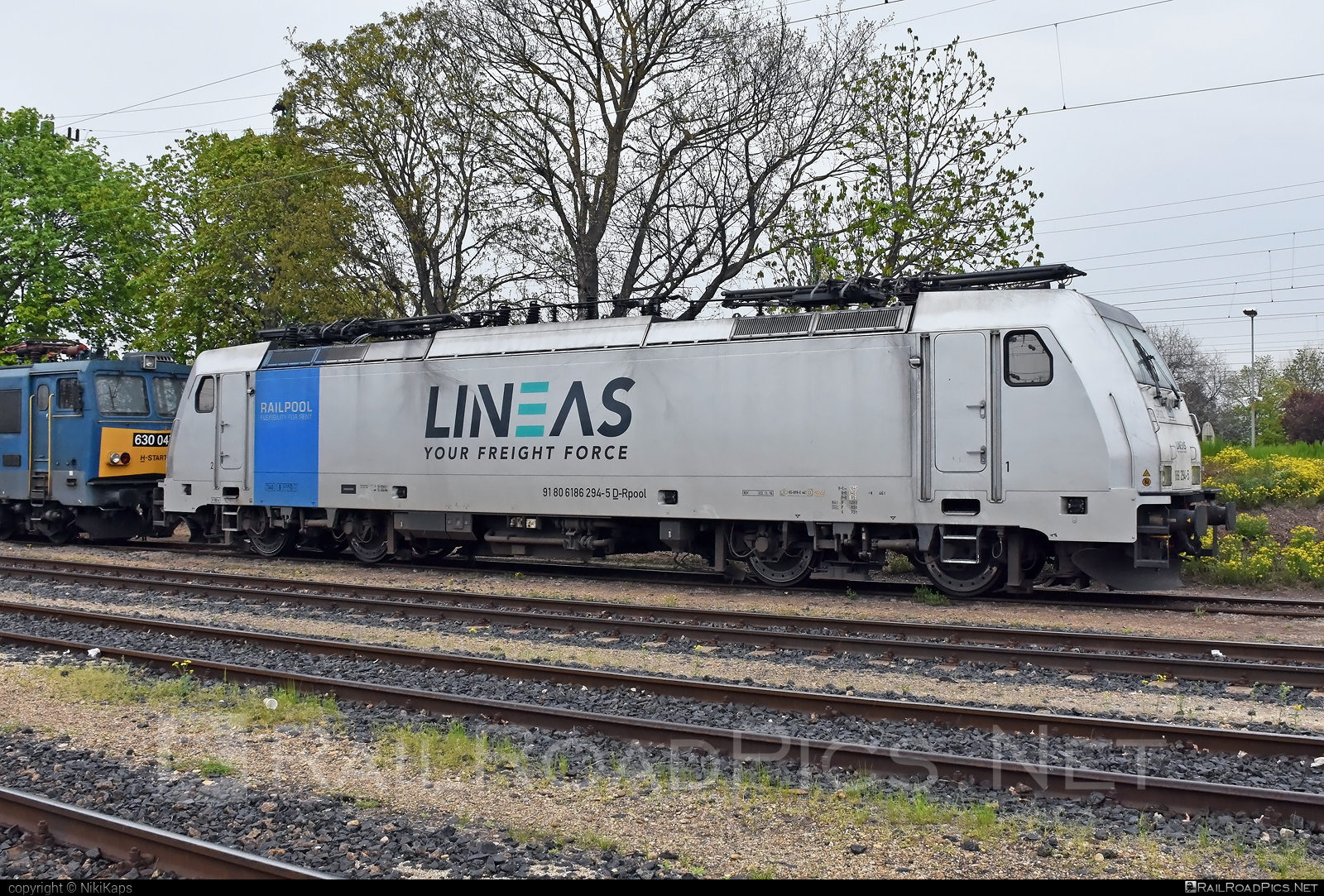 Bombardier TRAXX F140 MS - 186 294-5 operated by Lineas Group SA/NV #bombardier #bombardiertraxx #lineas #railpool #railpoolgmbh #traxx #traxxf140 #traxxf140ms