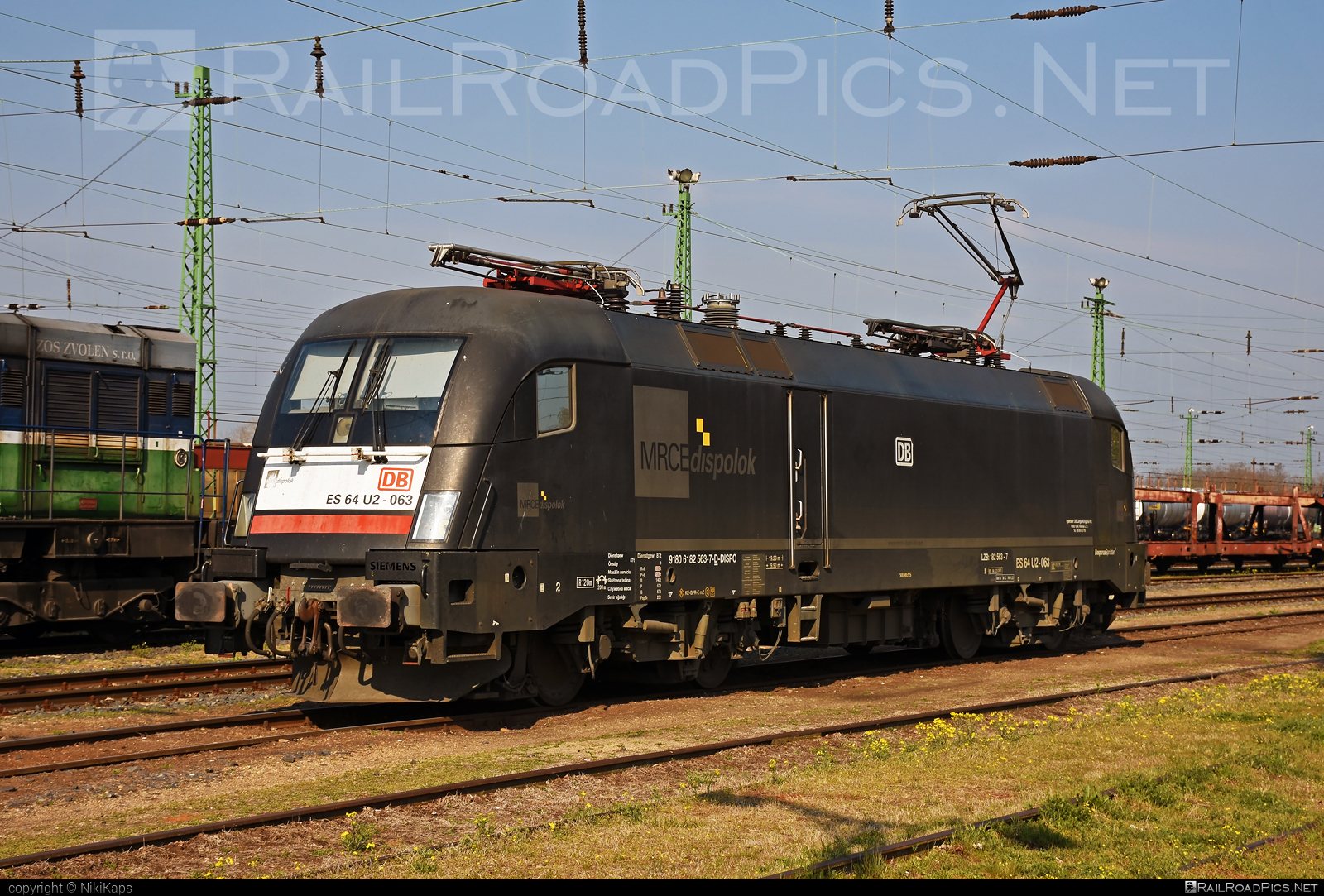 Siemens ES 64 U2 - 182 563-7 operated by DB Cargo Hungária Kft #bosporussprinter #db #dbcargo #dbcargohungaria #dispolok #es64 #es64u2 #eurosprinter #mitsuirailcapitaleurope #mitsuirailcapitaleuropegmbh #mrce #siemens #siemensEs64 #siemensEs64u2 #siemenstaurus #taurus #tauruslocomotive