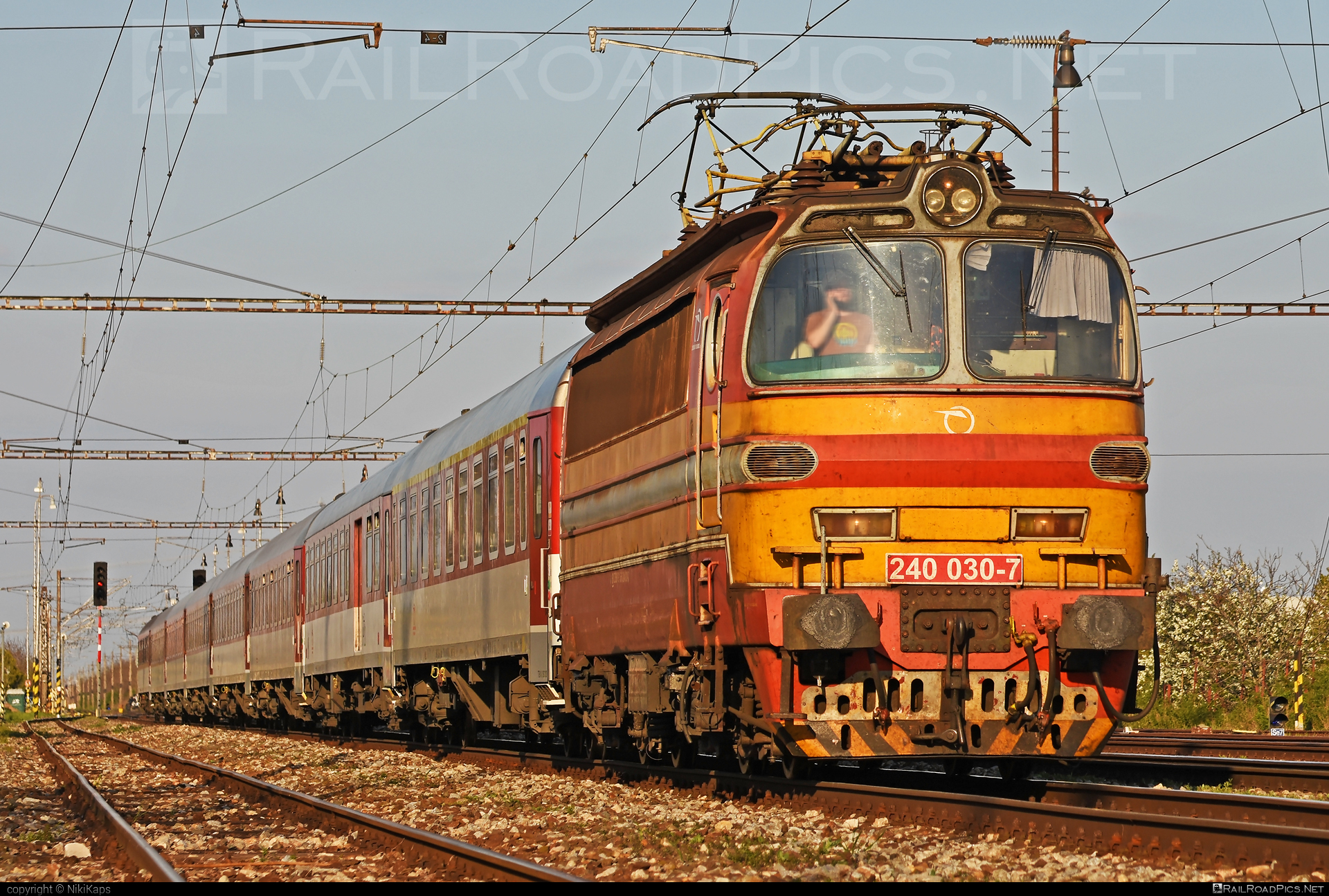 Škoda 47E - 240 030-7 operated by Železničná Spoločnost' Slovensko, a.s. #ZeleznicnaSpolocnostSlovensko #laminatka #locomotive240 #skoda #skoda47e #urpin #zssk