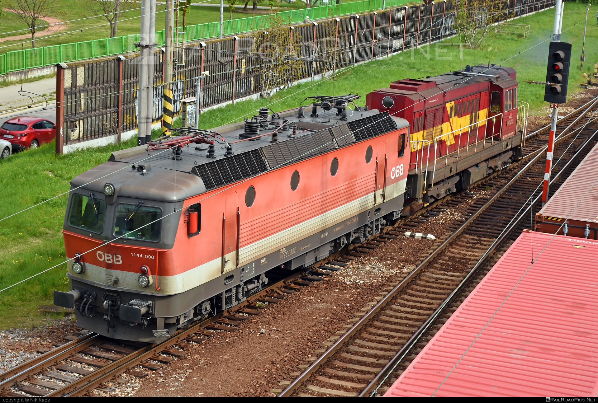 SGP 1144 - 1144 098 operated by Rail Cargo Austria AG #obb #obb1144 #obbClass1144 #osterreichischebundesbahnen #rcw #sgp #sgp1144 #simmeringgrazpauker