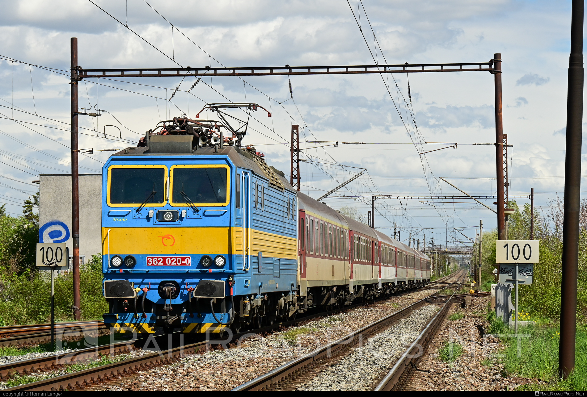 Škoda 69Er - 362 020-0 operated by Železničná Spoločnost' Slovensko, a.s. #ZeleznicnaSpolocnostSlovensko #eso #locomotive362 #rychleeso #skoda #skoda69er #zssk