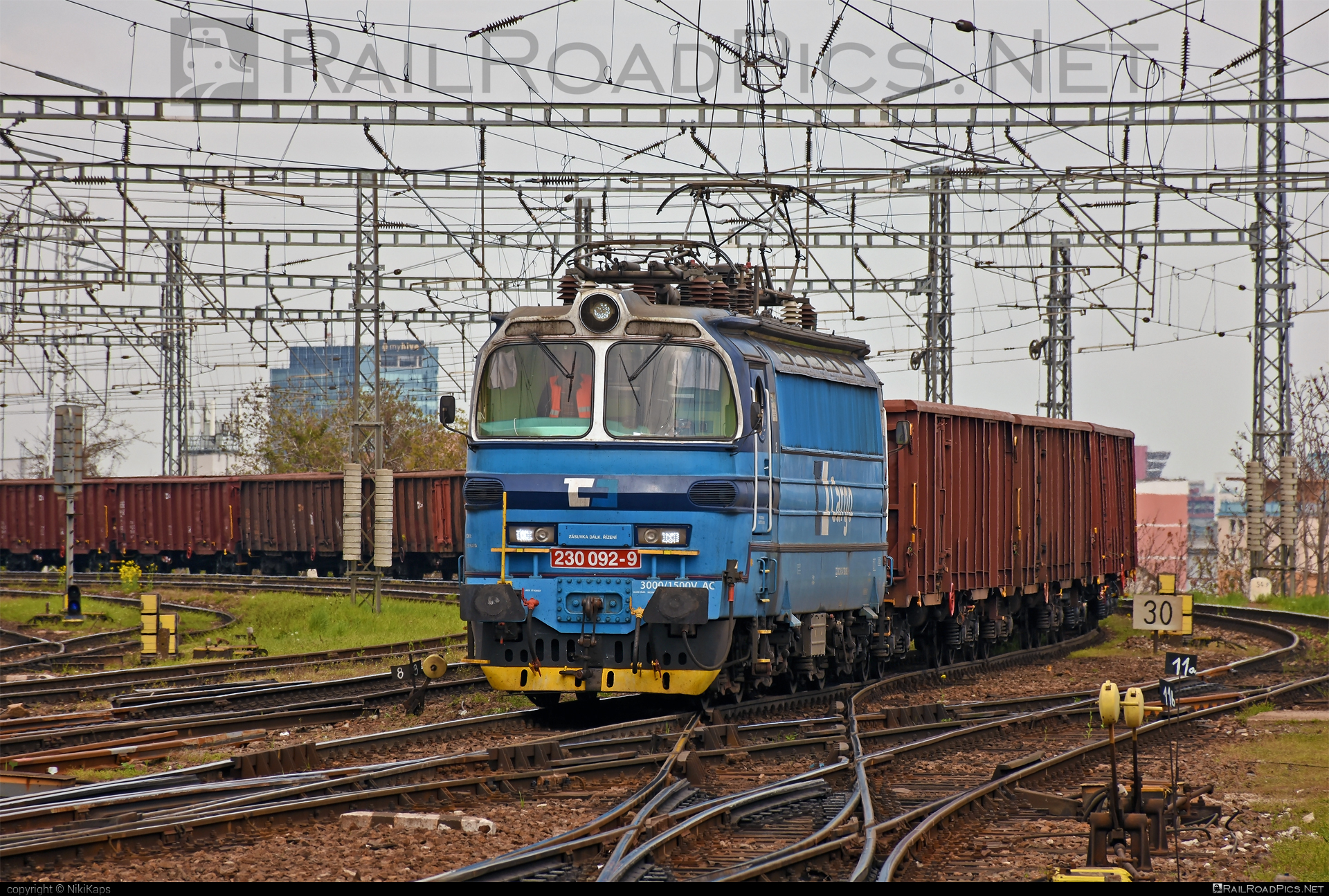 Škoda 47E - 230 092-9 operated by ČD Cargo, a.s. #cdcargo #laminatka #locomotive240 #openwagon #skoda #skoda47e