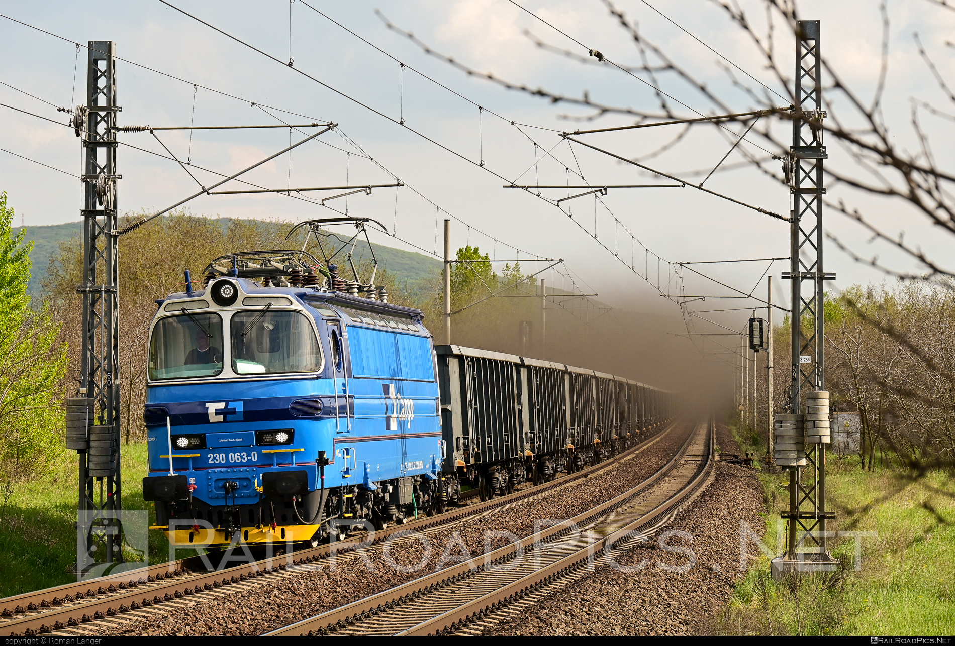 Škoda 47E - 230 063-0 operated by České dráhy, a.s. #ceskedrahy #laminatka #locomotive240 #openwagon #skoda #skoda47e