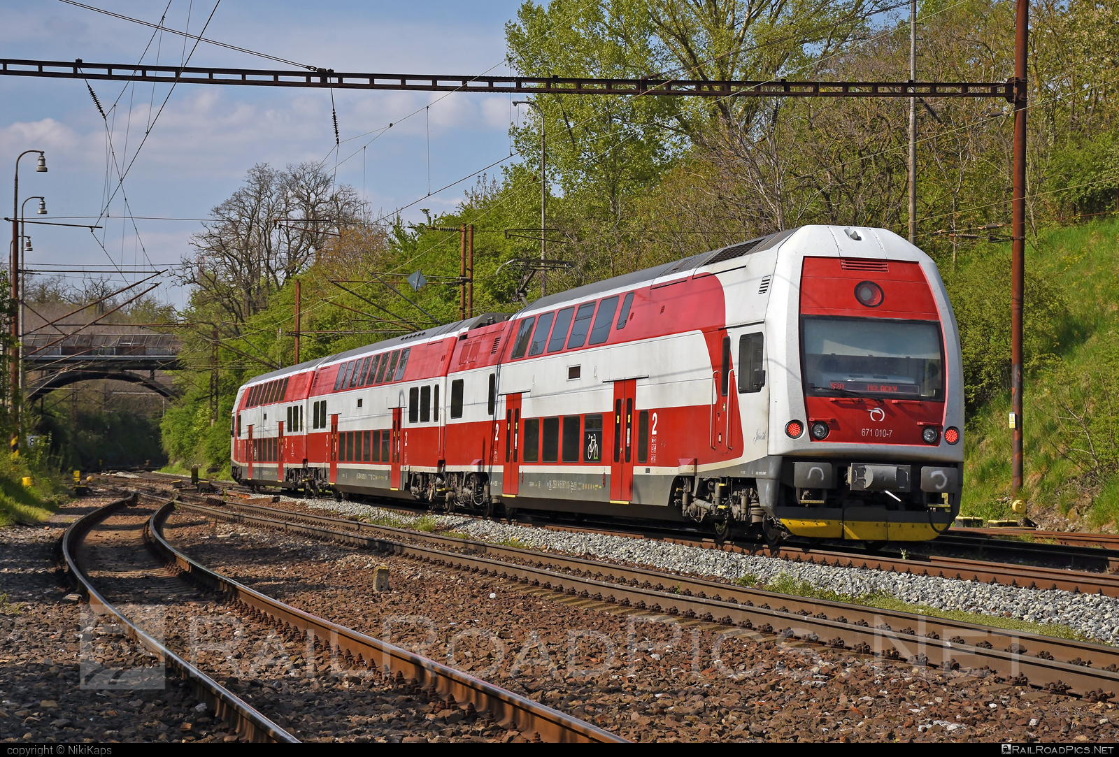 Škoda 4Ev - 671 010-7 operated by Železničná Spoločnost' Slovensko, a.s. #ZeleznicnaSpolocnostSlovensko #emu671 #janosik #skoda #skoda4ev #skodaclass671 #zssk