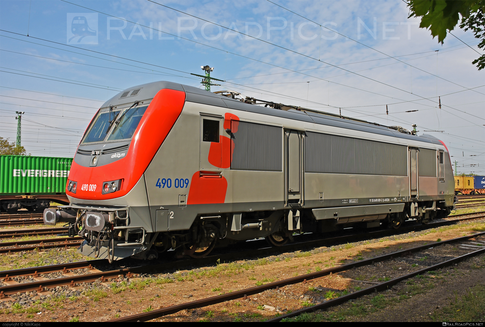 GEC Alsthom SNCF Class BB 36000 `Astride` - 490 009 operated by Akiem SAS #akiem #akiemsas #alstom #alstomAstride #alstomBB36000 #bb36000 #bb36000astride #gecAlsthomAstride #gecAlsthomBB36000 #gecalsthom