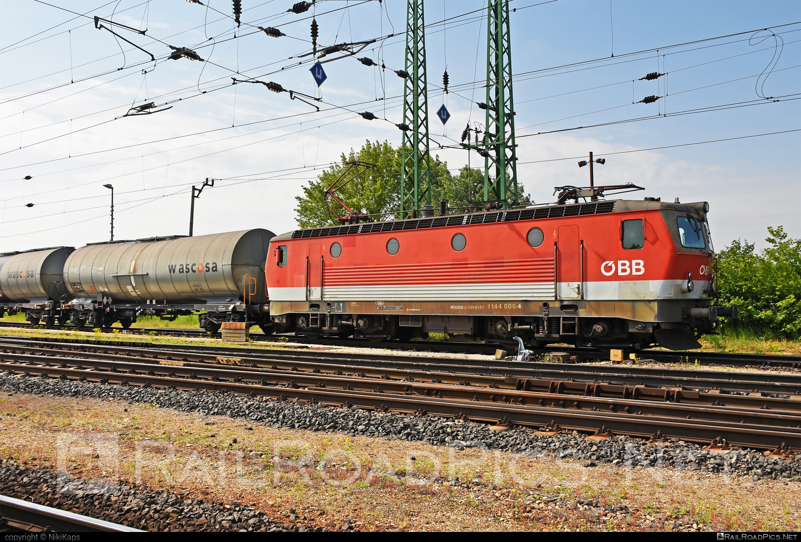 SGP 1144 - 1144 006 operated by Rail Cargo Austria AG #kesselwagen #obb #obb1144 #obbClass1144 #osterreichischebundesbahnen #rcw #sgp #sgp1144 #simmeringgrazpauker #tankwagon
