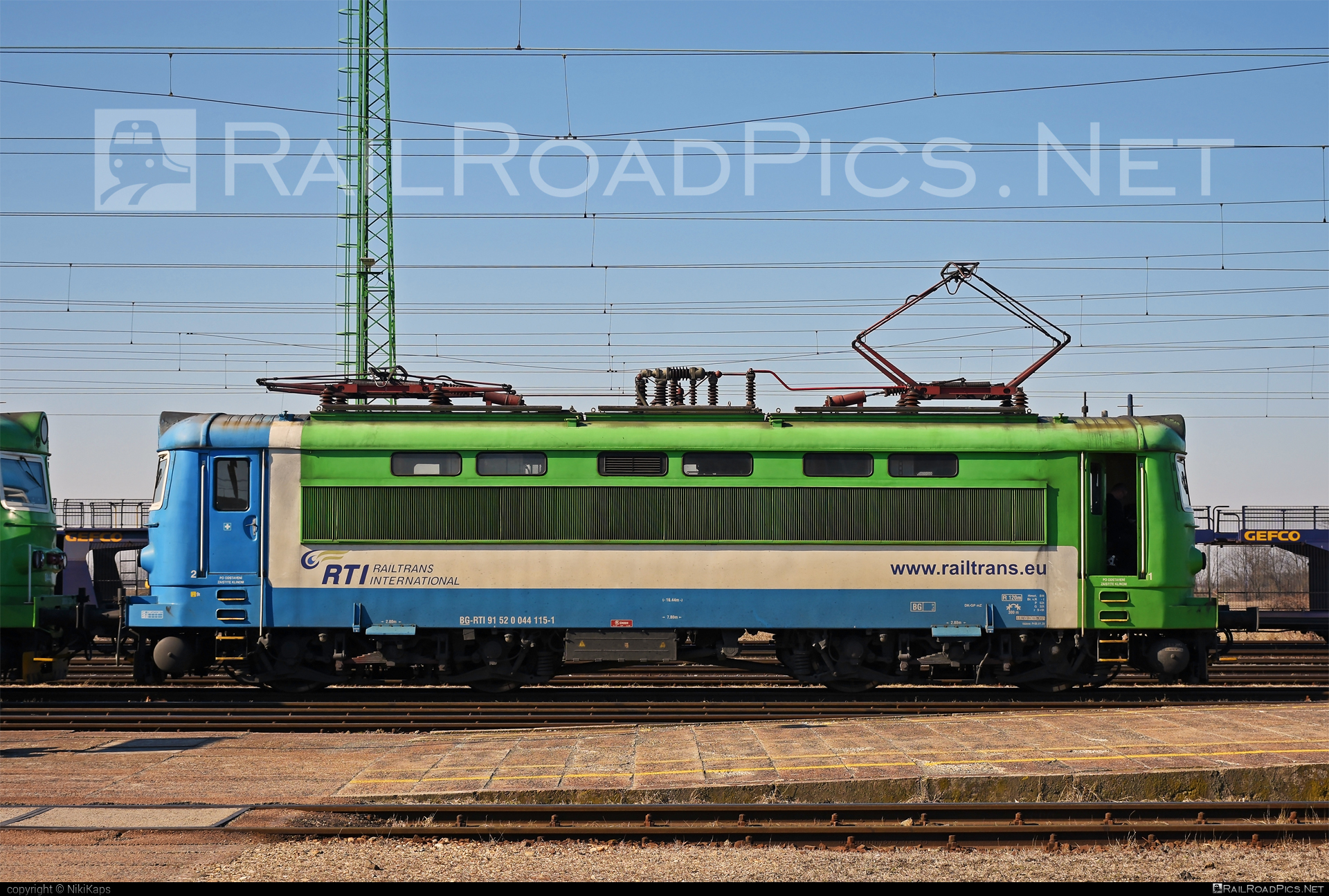 Škoda 73E - 044 115-1 operated by Railtrans International, s.r.o #RailtransInternational #locomotive242 #plechac #rti #skoda #skoda73e