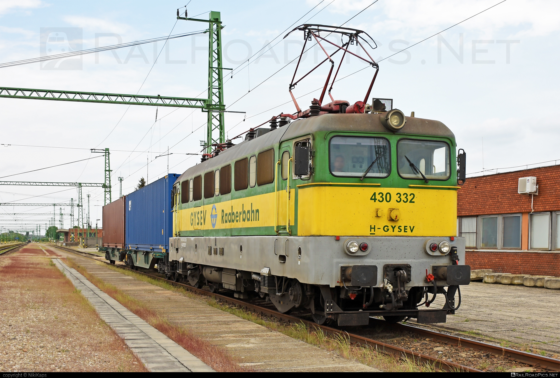 Ganz-MÁVAG VM14-23 - 430 332 operated by GYSEV - Györ-Sopron-Ebenfurti Vasut Részvénytarsasag #container #flatwagon #ganz43 #ganz431 #ganzmavag #ganzmavag43 #ganzmavag431 #ganzmavagvm1423 #gyorsopronebenfurtivasutreszvenytarsasag #gysev #v43locomotive