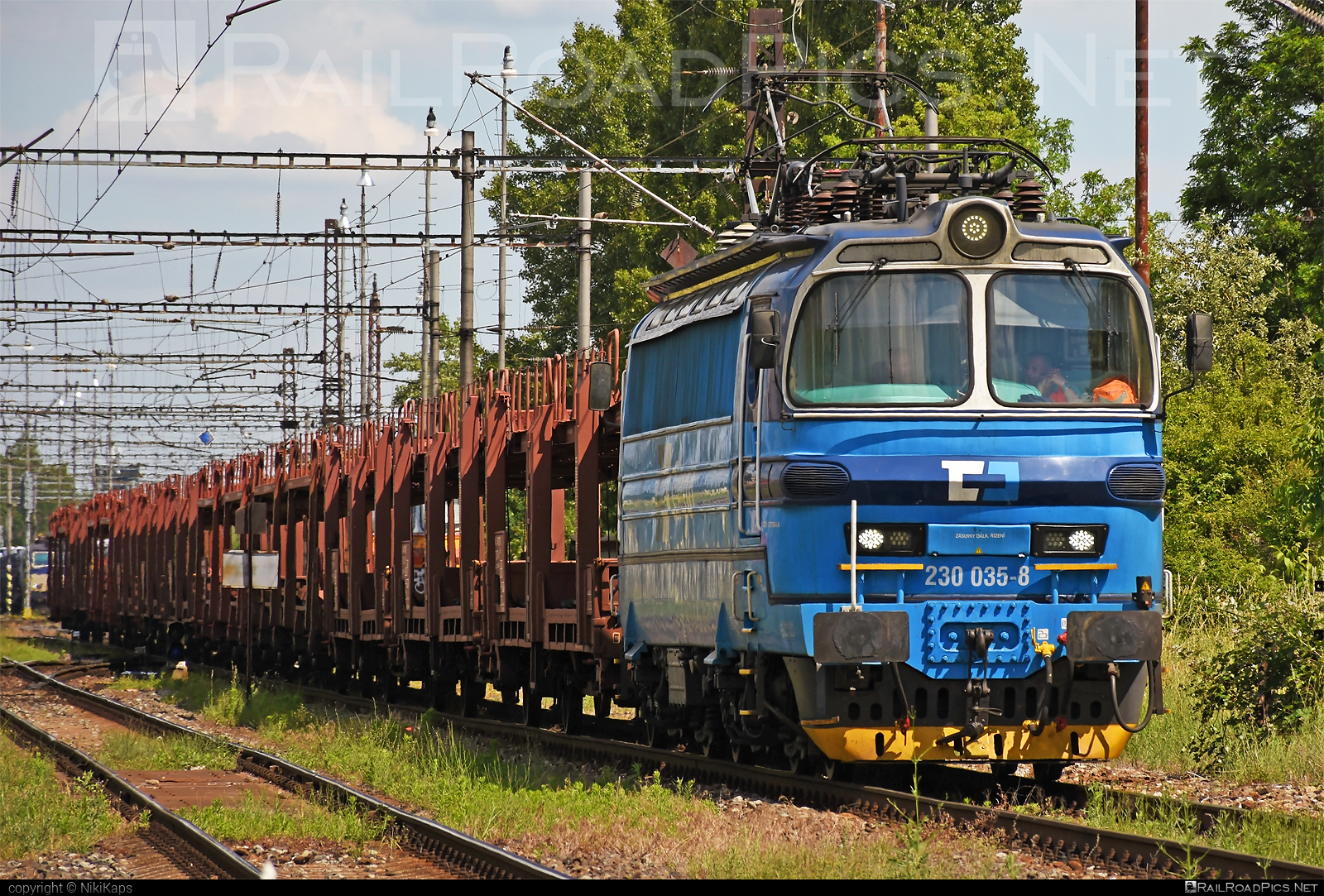 Škoda 47E - 230 035-8 operated by ČD Cargo, a.s. #carcarrierwagon #cdcargo #laminatka #locomotive240 #skoda #skoda47e
