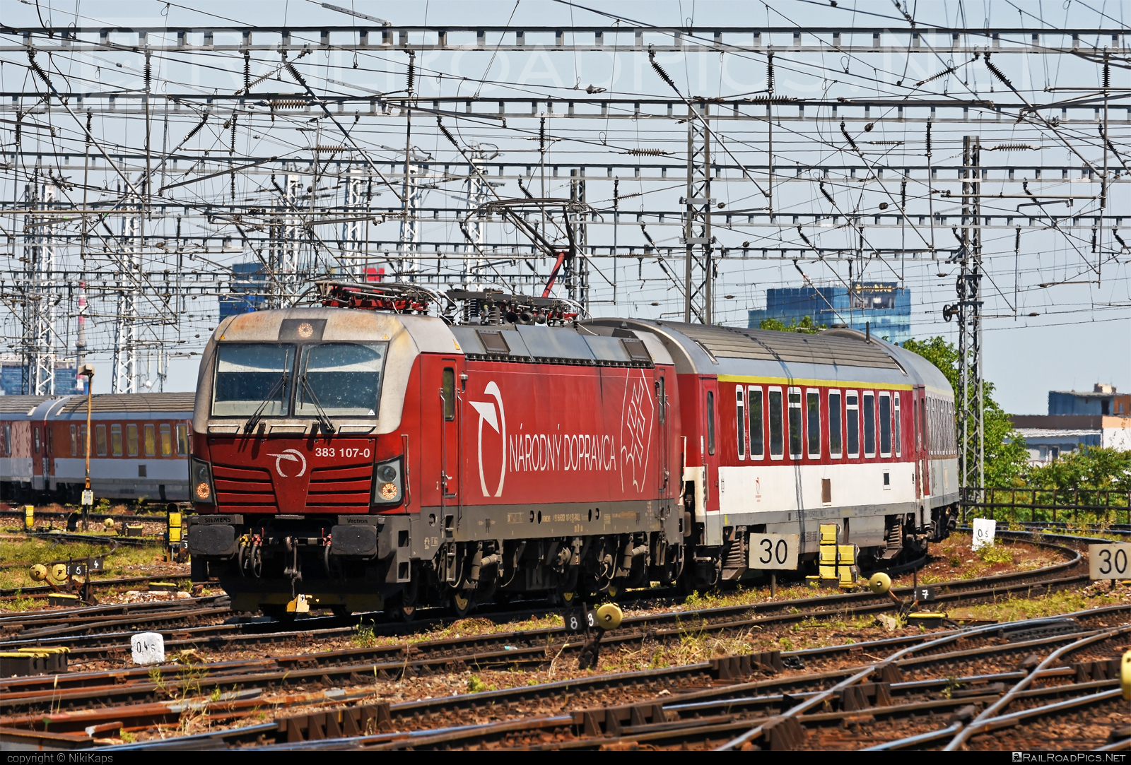 Siemens Vectron MS 383 107 0 Operated By elezni n Spolo nost 