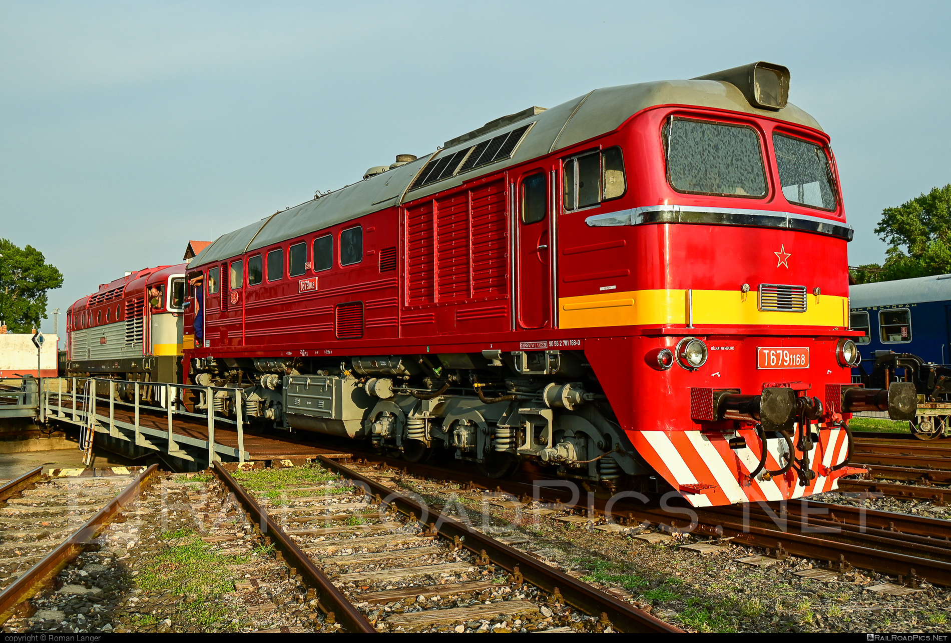 Lugansk M62 - T679.1168 operated by Železnice Slovenskej Republiky #csd #locomotivem62 #ltz #ltzm62 #lugansk #luganskm62 #luganskteplovoz #luhansklocomotiveworks #luhanskteplovoz #m62 #m62locomotive #sergei #turntable #zelezniceslovenskejrepubliky #zsr