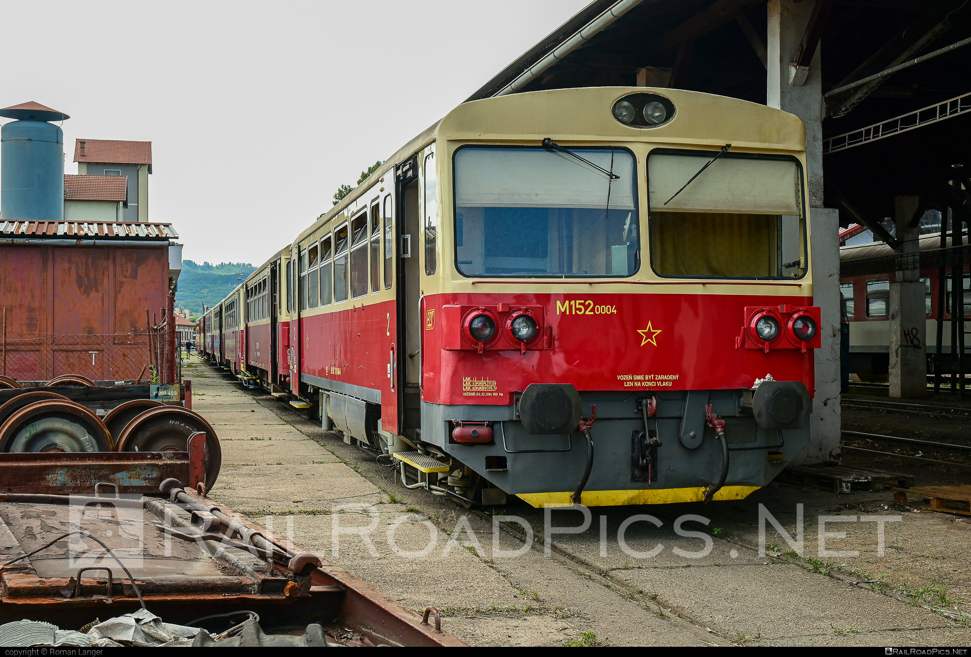 Vagónka Studénka Class M 152.0 (810) - M152.0004 operated by Podvihorlatský železničny spolok #cd810 #csd #m152 #m1520 #vagonkaStudenka #vagonkaStudenka810 #vagonkaStudenkaM1520 #zssk810