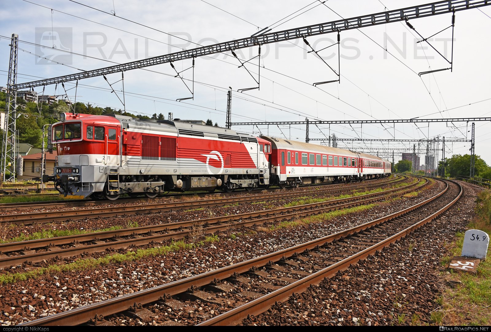 ŽOS Zvolen Class 757 - 757 016-1 operated by Železničná Spoločnost' Slovensko, a.s. #ZeleznicnaSpolocnostSlovensko #brejlovec #locomotiveclass757 #okuliarnik #zoszvolen #zssk