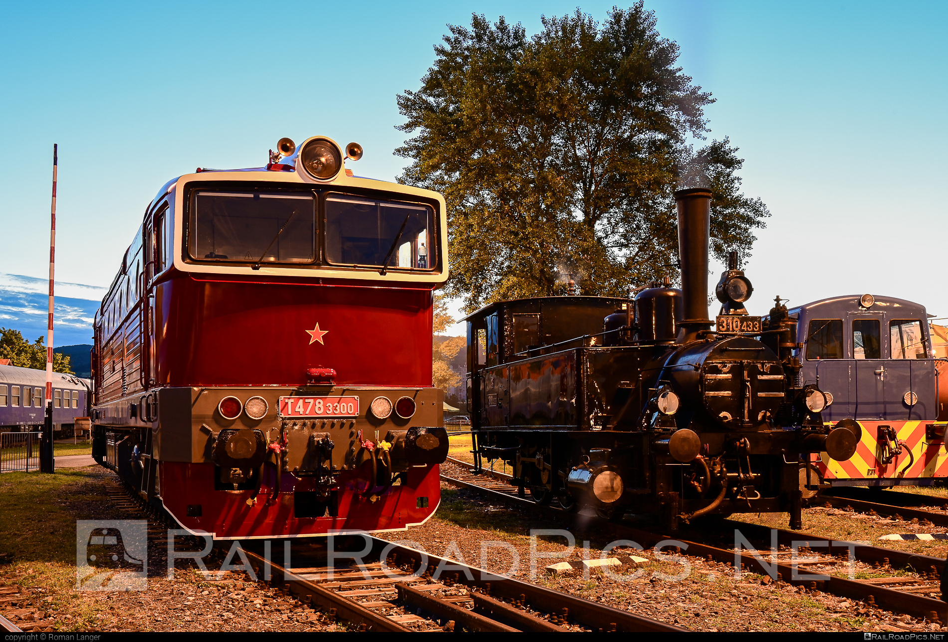 ČKD T 478.3 (753) - T478.3300 operated by Klub železničných historických vozidiel Poprad #brejlovec #ckd #ckdclass753 #ckdt4783 #csd #kzhv #locomotive753 #okuliarnik
