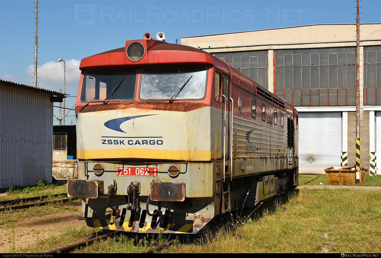ČKD T 478.1 (751) - 751 062-1 operated by Železničná Spoločnost' Cargo Slovakia a.s. #ZeleznicnaSpolocnostCargoSlovakia #bardotka #ckd #ckd4781 #ckd751 #ckdt4781 #zamracena #zsskcargo