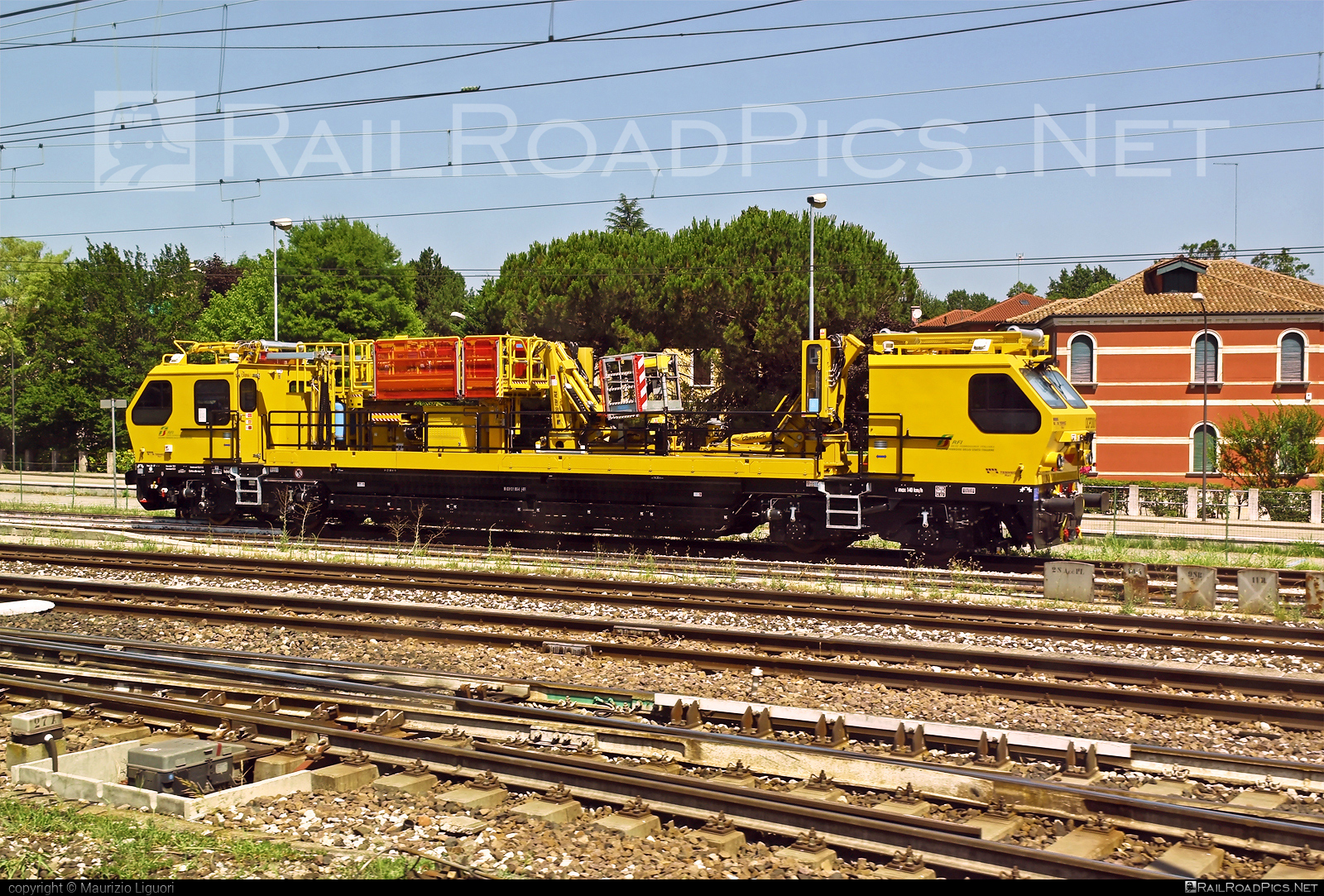 Tesmec OCPD001 - 131 093-0 operated by Rete Ferroviaria Italiana #ReteFerroviariaItaliana #ferroviedellostato #fs #fsitaliane #ocpd001 #rfi #tesmec #tesmecocpd001