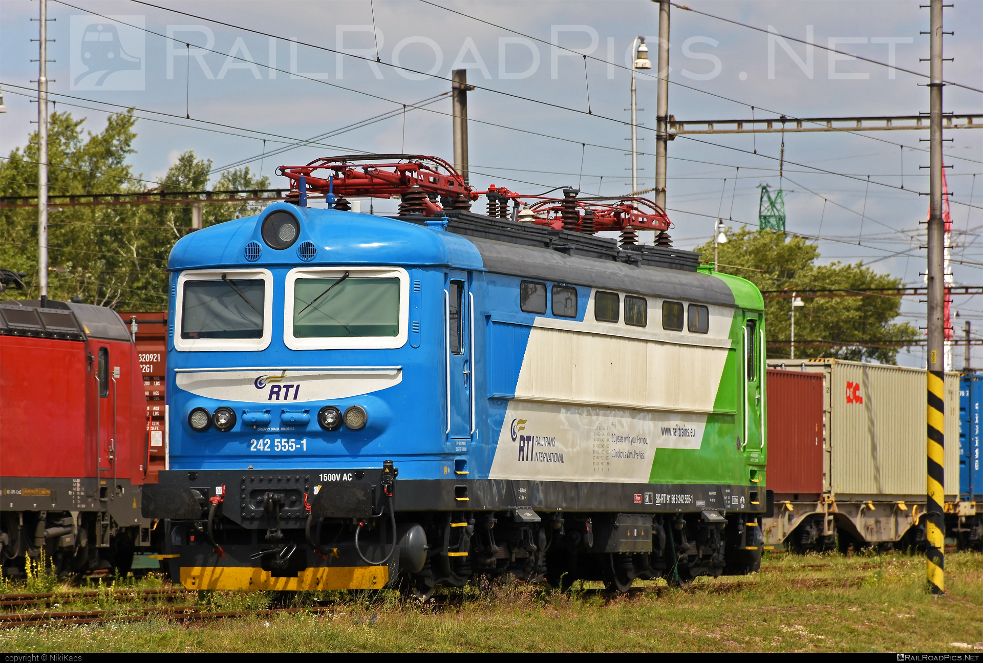 Škoda 64E - 242 555-1 operated by Railtrans International, s.r.o #BDZclass43 #RailtransInternational #plechac #rti #skoda #skoda64e