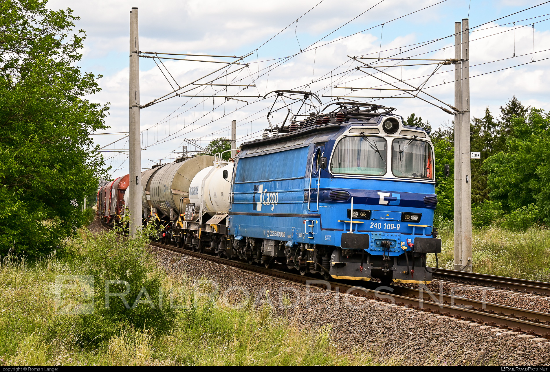 Škoda 47E - 240 109-9 operated by ČD Cargo, a.s. #cdcargo #laminatka #locomotive240 #mixofcargo #skoda #skoda47e
