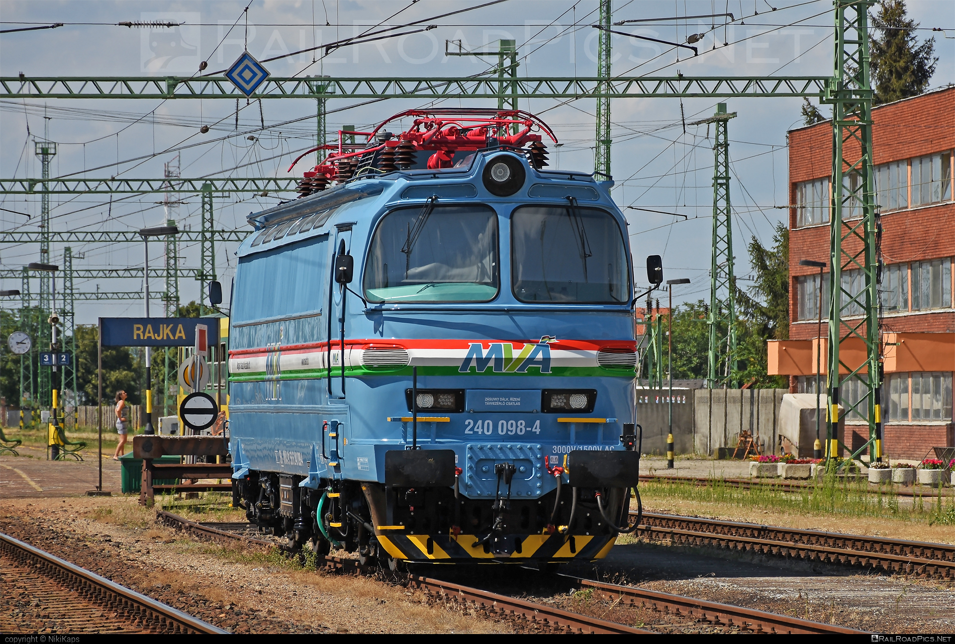 Škoda 47E - 240 098-4 operated by Magyar Vasúti Árúszállító Kft. #laminatka #locomotive240 #magyarvasutiaruszallito #mva #skoda #skoda47e