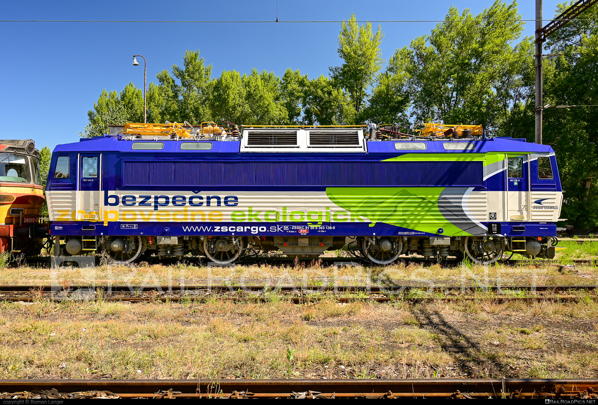 Škoda 69E - 363 138-9 operated by Železničná Spoločnost' Cargo Slovakia a.s. #ZeleznicnaSpolocnostCargoSlovakia #es4991 #eso #locomotive363 #skoda #skoda69e #zsskcargo