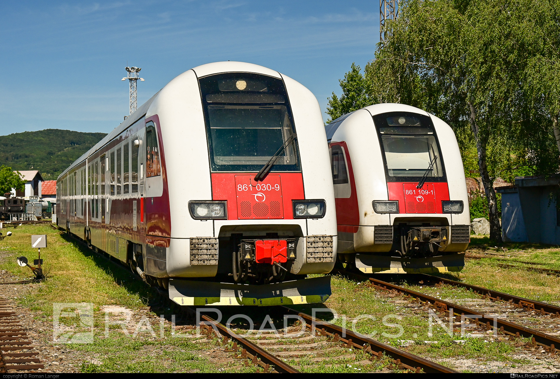 ŽOS Vrútky Class 861.0 - 861 030-9 operated by Železničná Spoločnost' Slovensko, a.s. #ZeleznicnaSpolocnostSlovensko #dunihlav #husenica #zosvrutky #zosvrutky861 #zosvrutky8610 #zssk #zssk861 #zssk8610