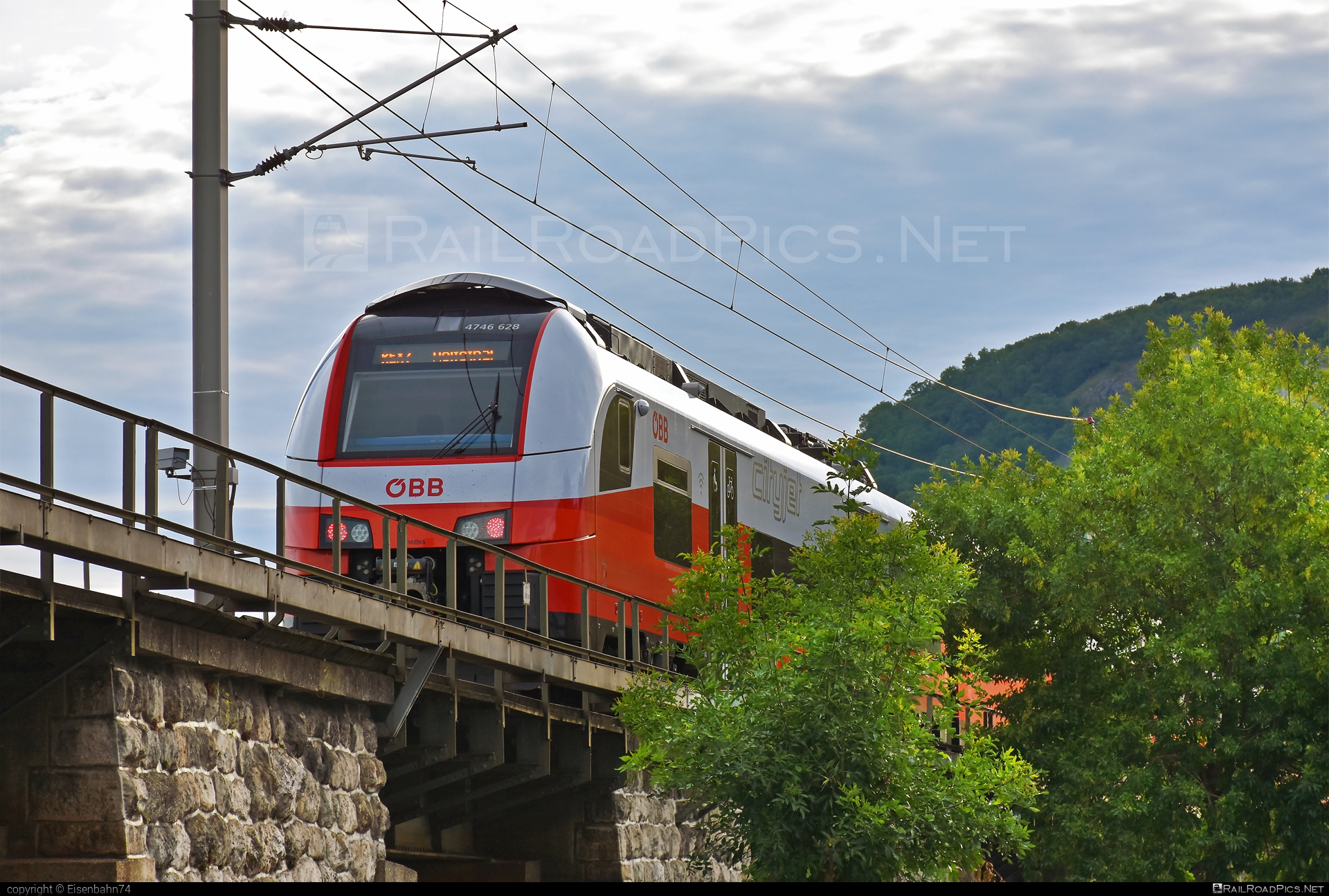 Siemens Desiro ML - 4746 628 operated by Österreichische Bundesbahnen #bridge #cityjet #desiro #desiroml #obb #obbcityjet #osterreichischebundesbahnen #siemens #siemensdesiro #siemensdesiroml