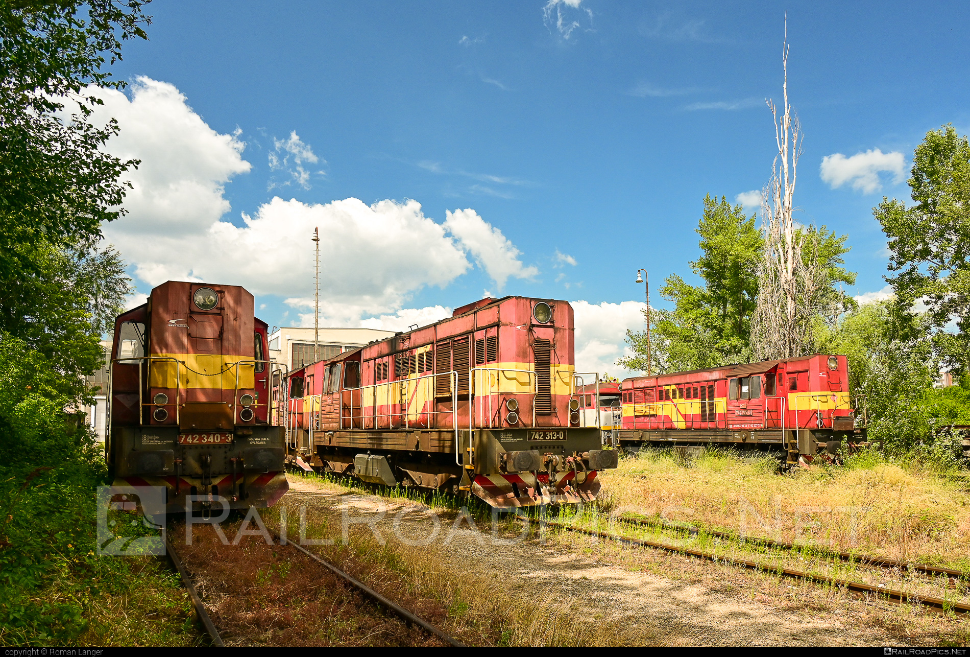 ČKD T 466.2 (742) - 742 313-0 operated by Železničná Spoločnost' Cargo Slovakia a.s. #ZeleznicnaSpolocnostCargoSlovakia #ckd #ckd4662 #ckd742 #ckdt4662 #zsskcargo