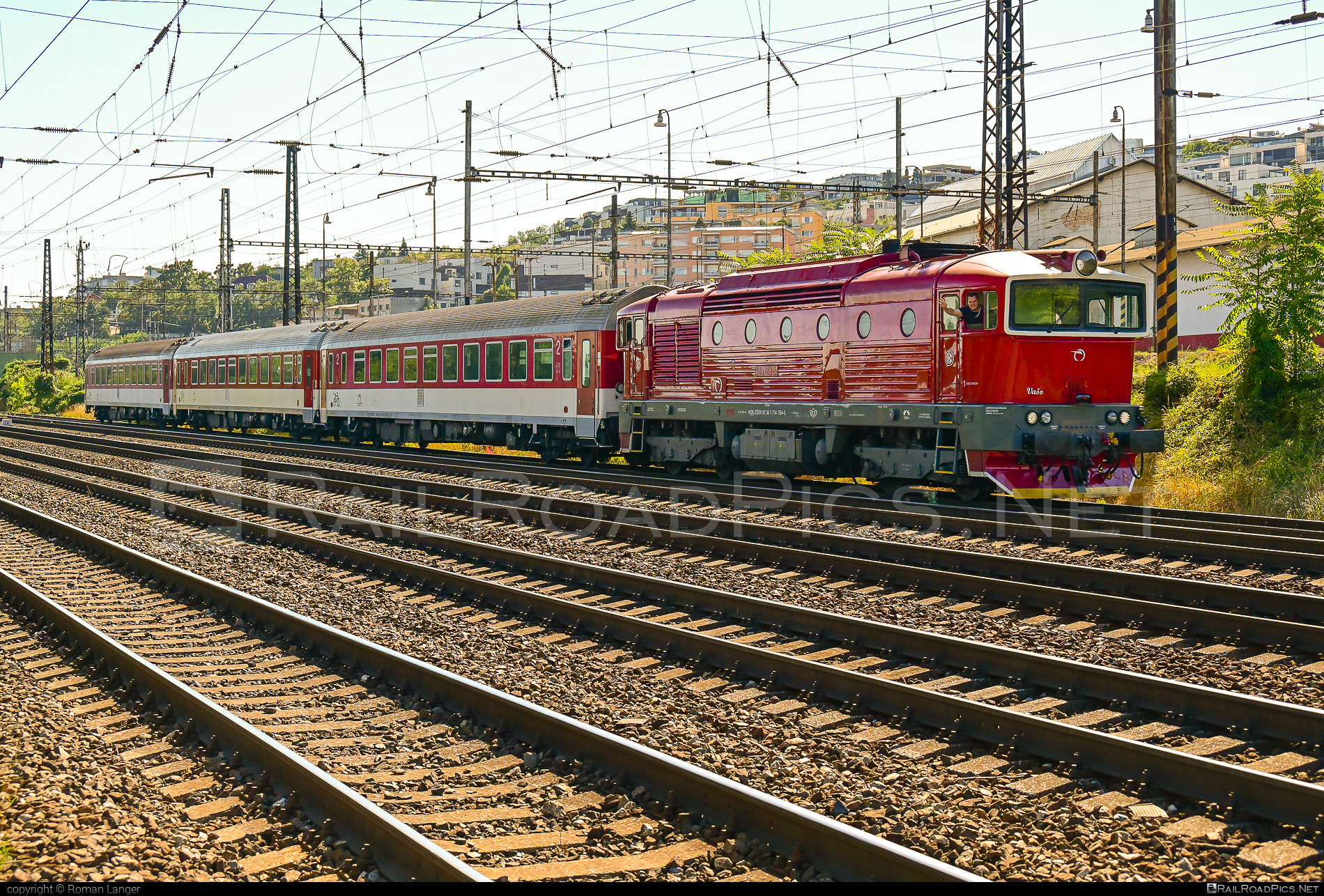 ČKD T 478.4 (754) - 754 054-5 operated by Železničná Spoločnost' Slovensko, a.s. #ZeleznicnaSpolocnostSlovensko #brejlovec #ckd #ckd4784 #ckd754 #ckdt4784 #lokomotiva754 #okuliarnik #zssk