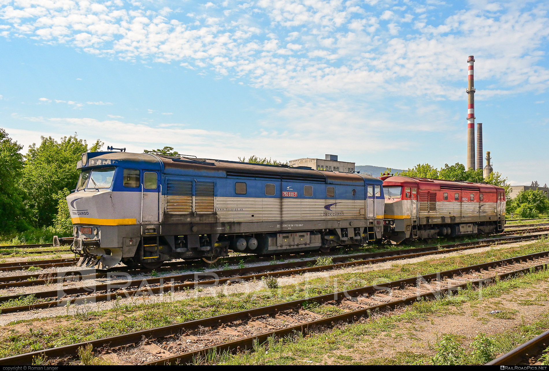 ČKD T 478.2 (752) - 752 030-7 operated by Železničná Spoločnost' Cargo Slovakia a.s. #ZeleznicnaSpolocnostCargoSlovakia #bardotka #ckd #ckd4782 #ckd752 #ckdt4782 #zamracena #zsskcargo
