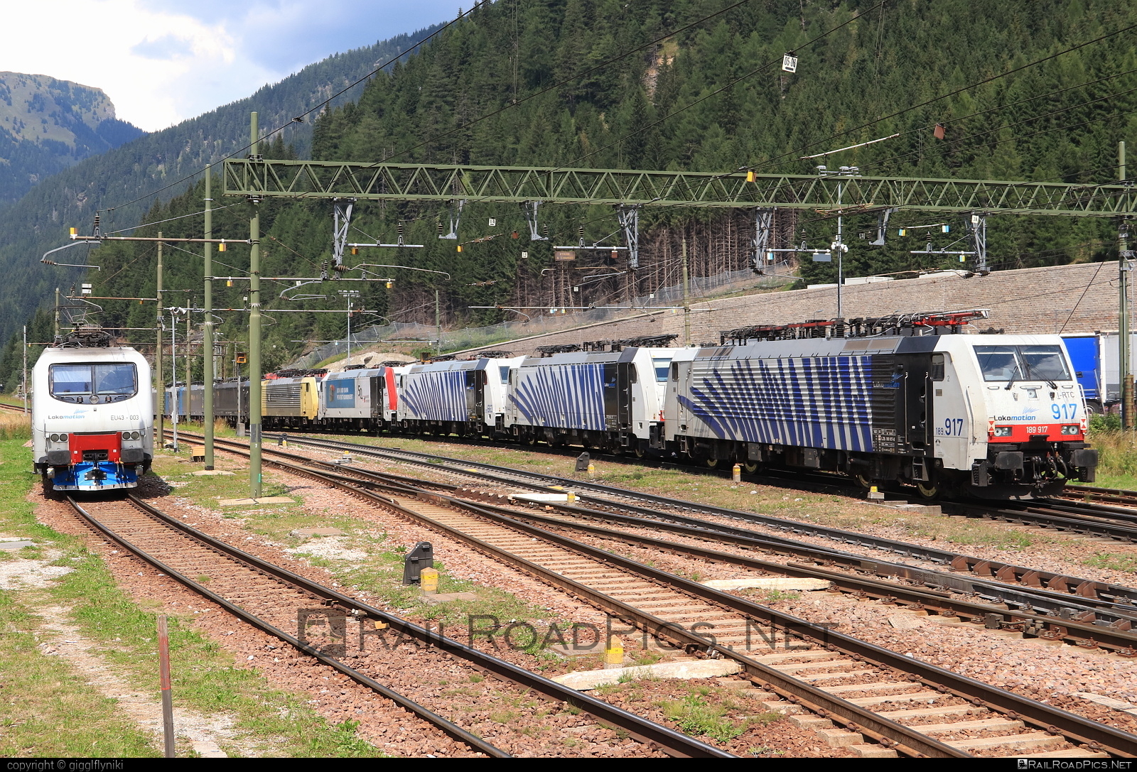 Siemens ES 64 F4 - 189 917 operated by Rail Traction Company #LokomotionGesellschaftFurSchienentraktion #RailTractionCompany #es64 #es64f4 #eurosprinter #lokomotion #rtc #siemens #siemensEs64 #siemensEs64f4