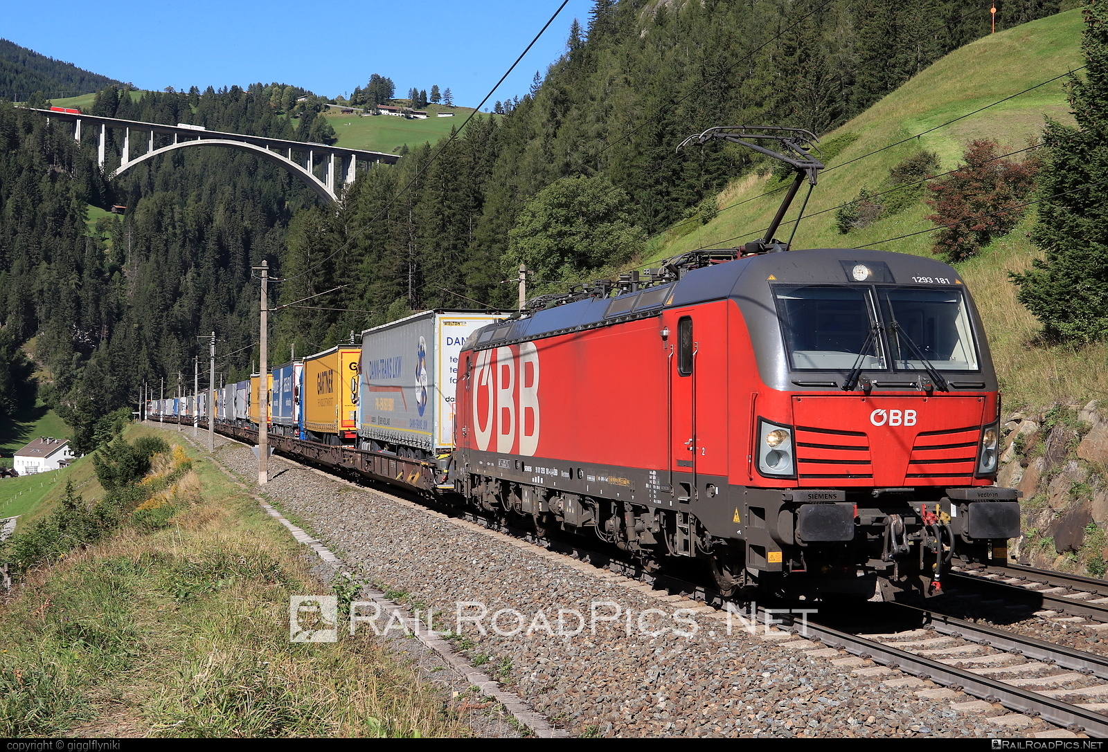 Siemens Vectron MS - 1293 181 operated by Rail Cargo Austria AG #flatwagon #obb #osterreichischebundesbahnen #rcw #siemens #siemensVectron #siemensVectronMS #truck #vectron #vectronMS