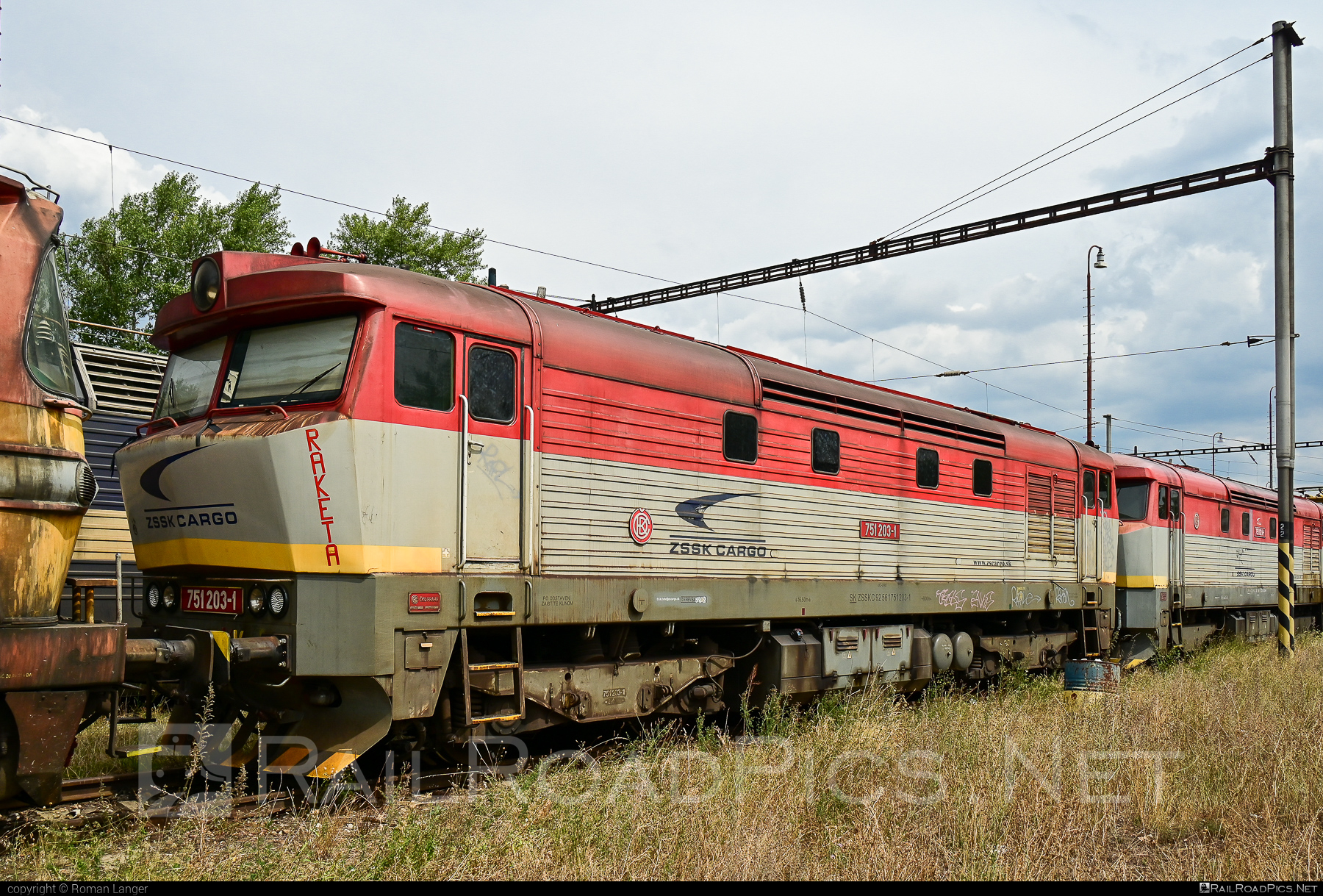 ČKD T 478.1 (751) - 751 203-1 operated by Železničná Spoločnost' Cargo Slovakia a.s. #ZeleznicnaSpolocnostCargoSlovakia #bardotka #ckd #ckd4781 #ckd751 #ckdt4781 #zamracena #zsskcargo
