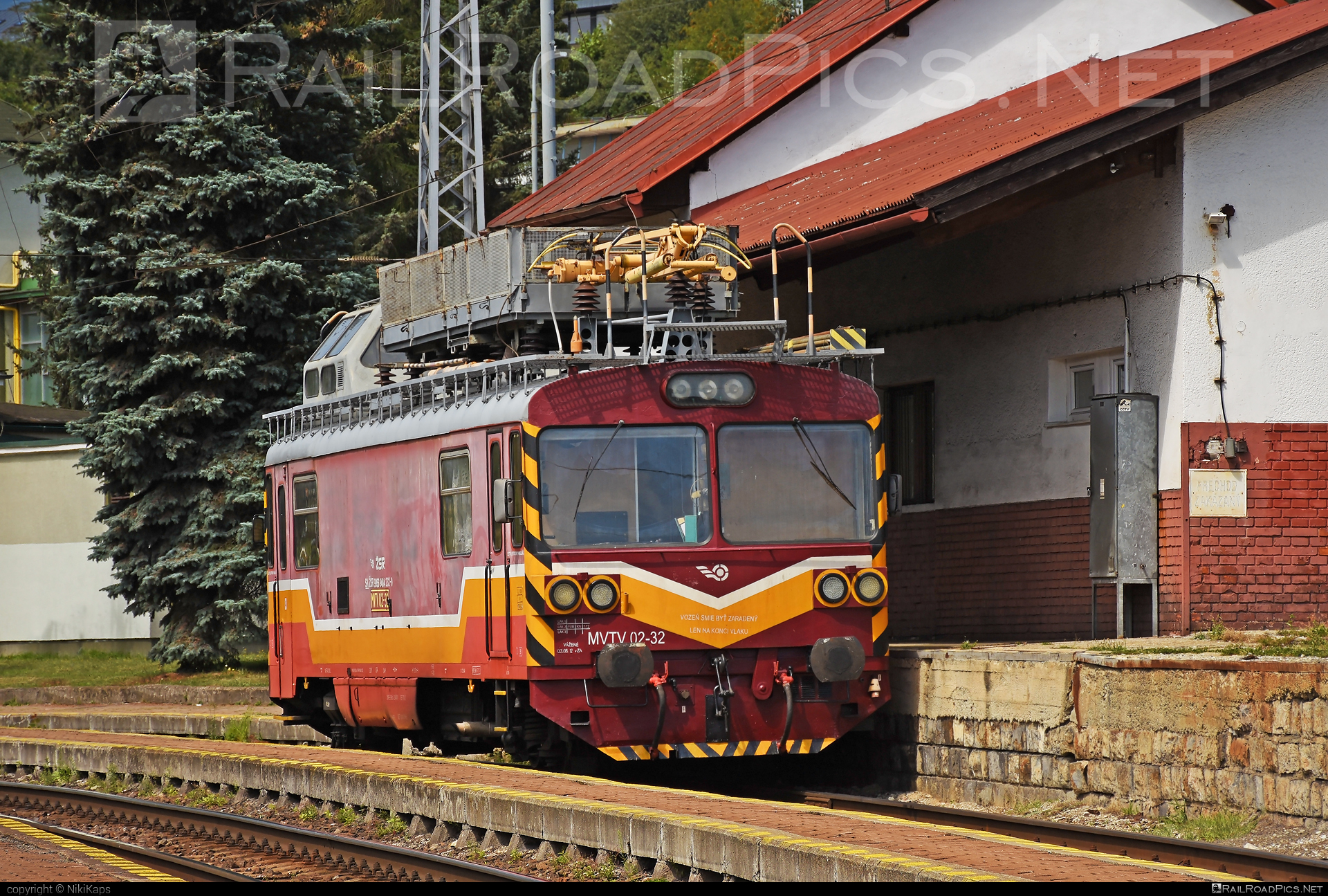 Vagónka Studénka MVTV 02 - MVTV 02-32 operated by Železnice Slovenskej Republiky #locomotivemvtv #mvtv02 #mvtv2 #vagonkaStudenka #zelezniceslovenskejrepubliky #zsr