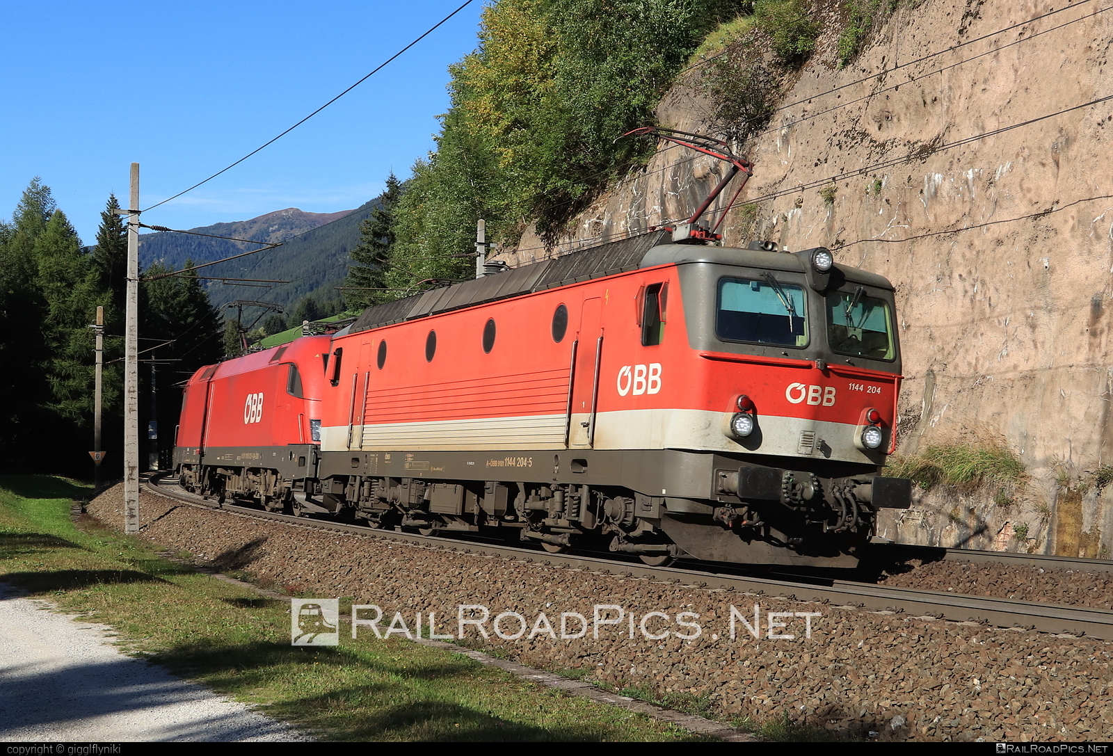 SGP 1144 - 1144 204 operated by Rail Cargo Austria AG #obb #obb1144 #obbClass1144 #osterreichischebundesbahnen #rcw #sgp #sgp1144 #simmeringgrazpauker