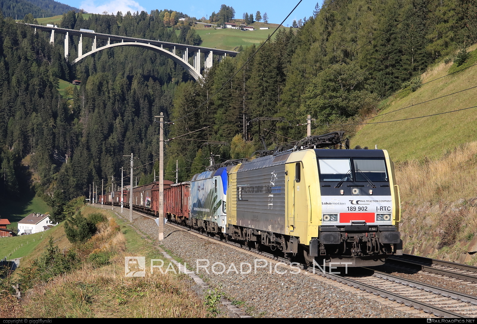 Siemens ES 64 F4 - 189 902 operated by Rail Traction Company #RailTractionCompany #es64 #es64f4 #eurosprinter #lokomotion #mixofcargo #rtc #siemens #siemensEs64 #siemensEs64f4