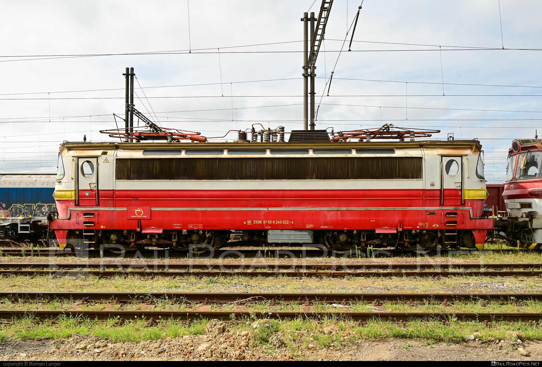 Škoda 47E - 240 022-4 operated by Železničná Spoločnost' Slovensko, a.s. #ZeleznicnaSpolocnostSlovensko #laminatka #locomotive240 #skoda #skoda47e #zssk